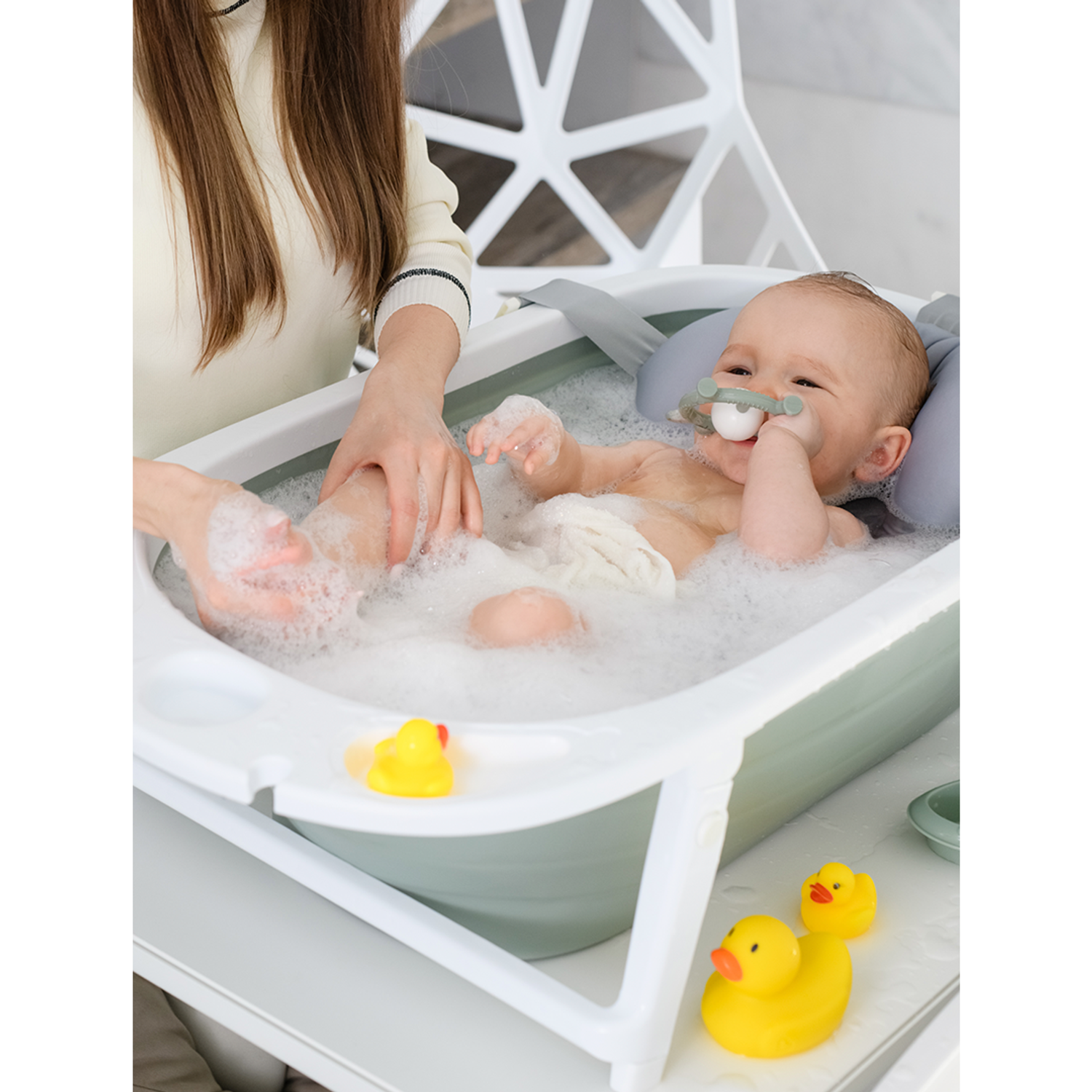 Ванночка для новорожденных Miyoumi с матрасиком складная - Sage - фото 8