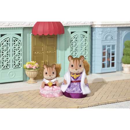 Набор SYLVANIAN FAMILIES TOWN Series Модные платья (фиолетовое и розовое)