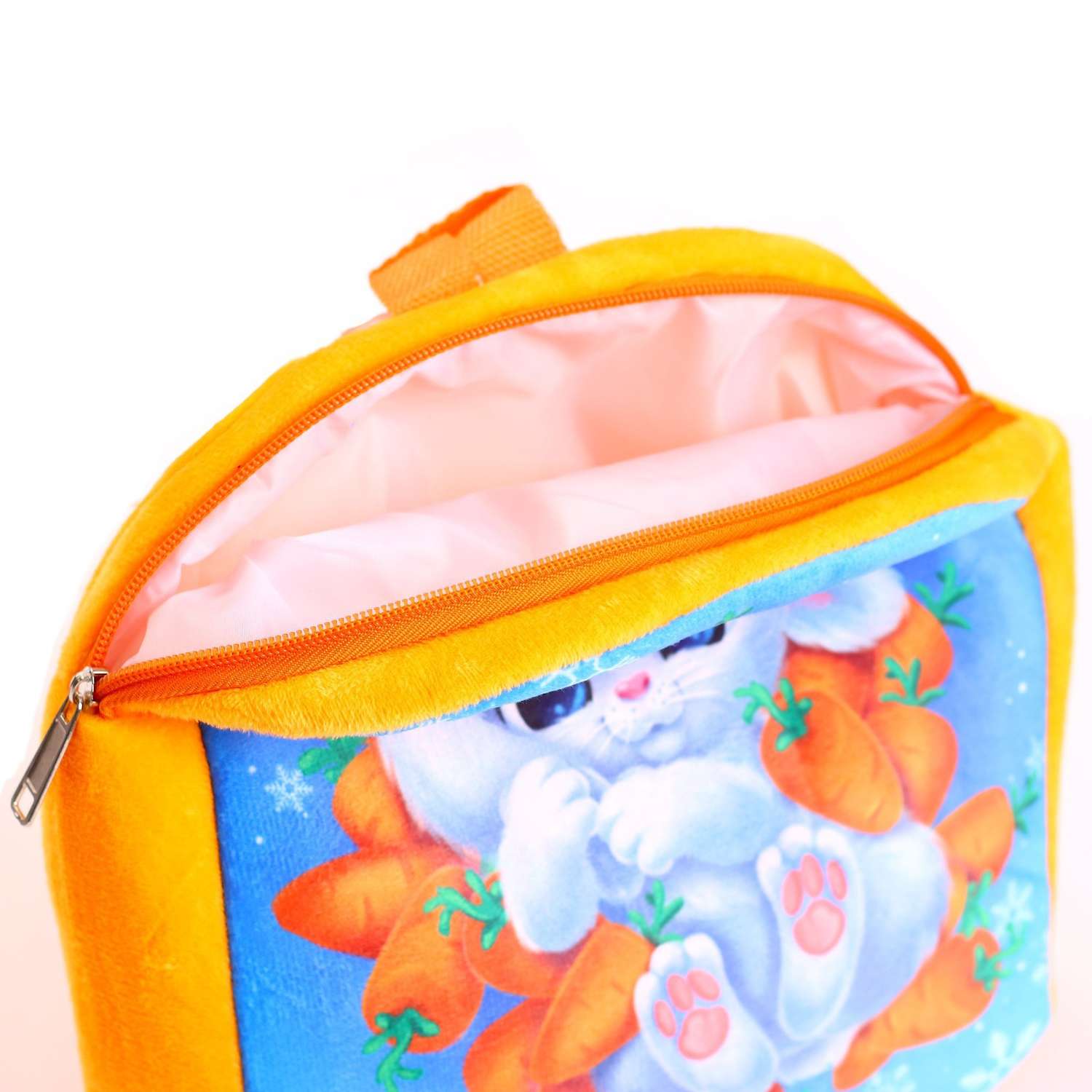 Детский рюкзак Milo Toys плюшевый Зайка в морковке 26х24 см - фото 5