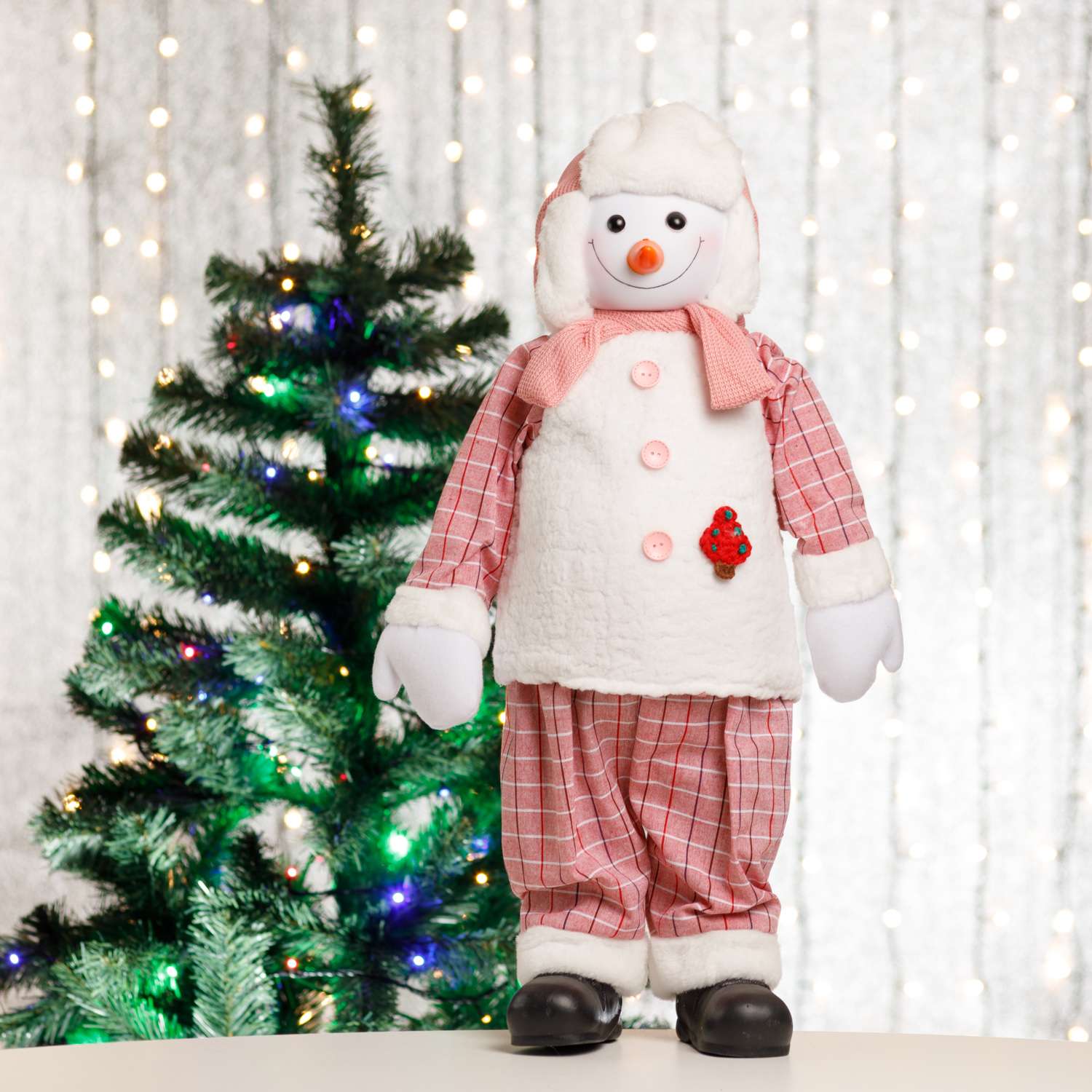 Фигура декоративная BABY STYLE Снеговик в костюме в розовую клеточку 60 см - фото 1