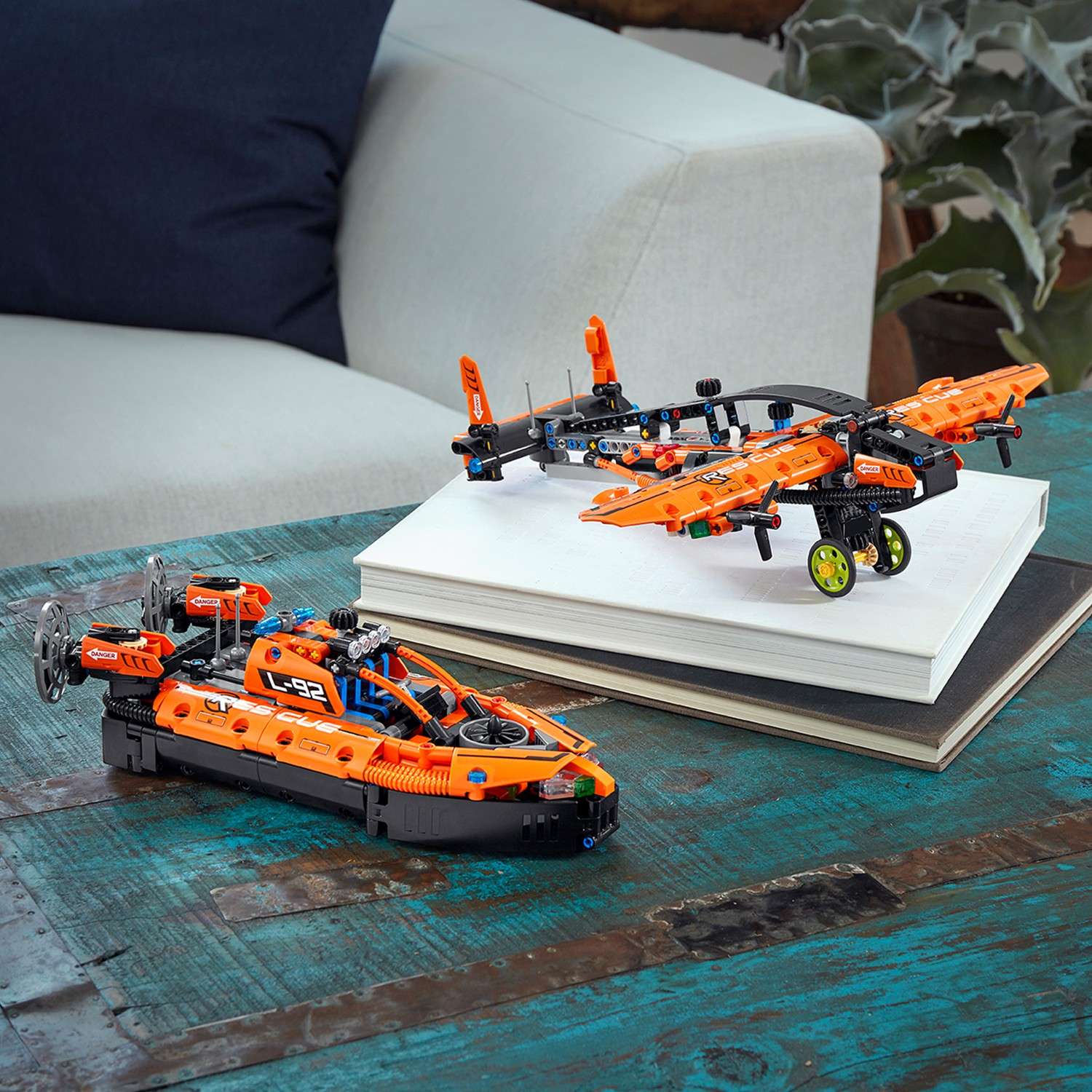 Конструктор LEGO Technic Спасательное судно на воздушной подушке 42120 - фото 13