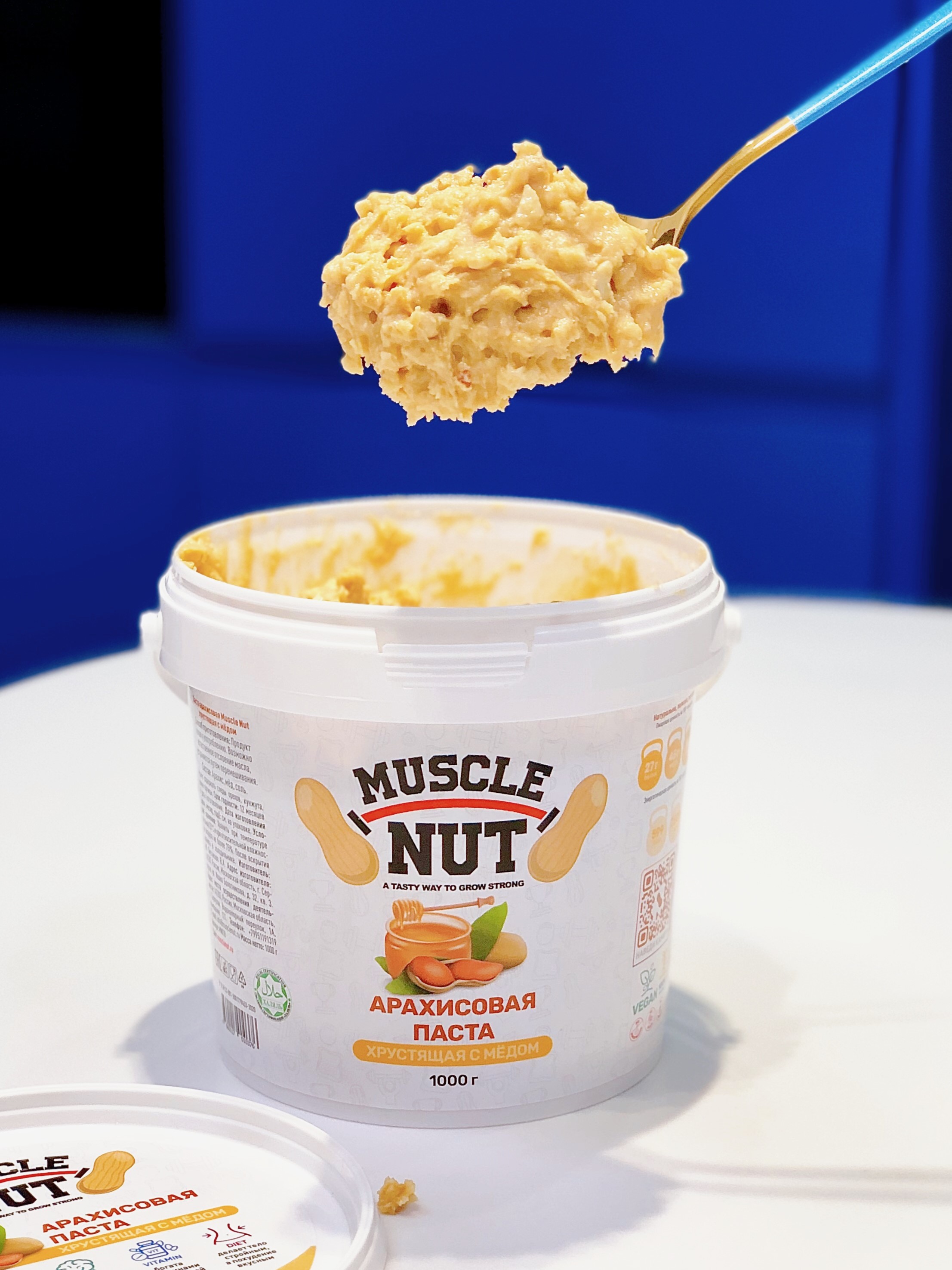 Арахисовая паста Muscle Nut хрустящая с мёдом без сахара натуральная  высокобелковая 1000 г купить по цене 748 ₽ в интернет-магазине Детский мир