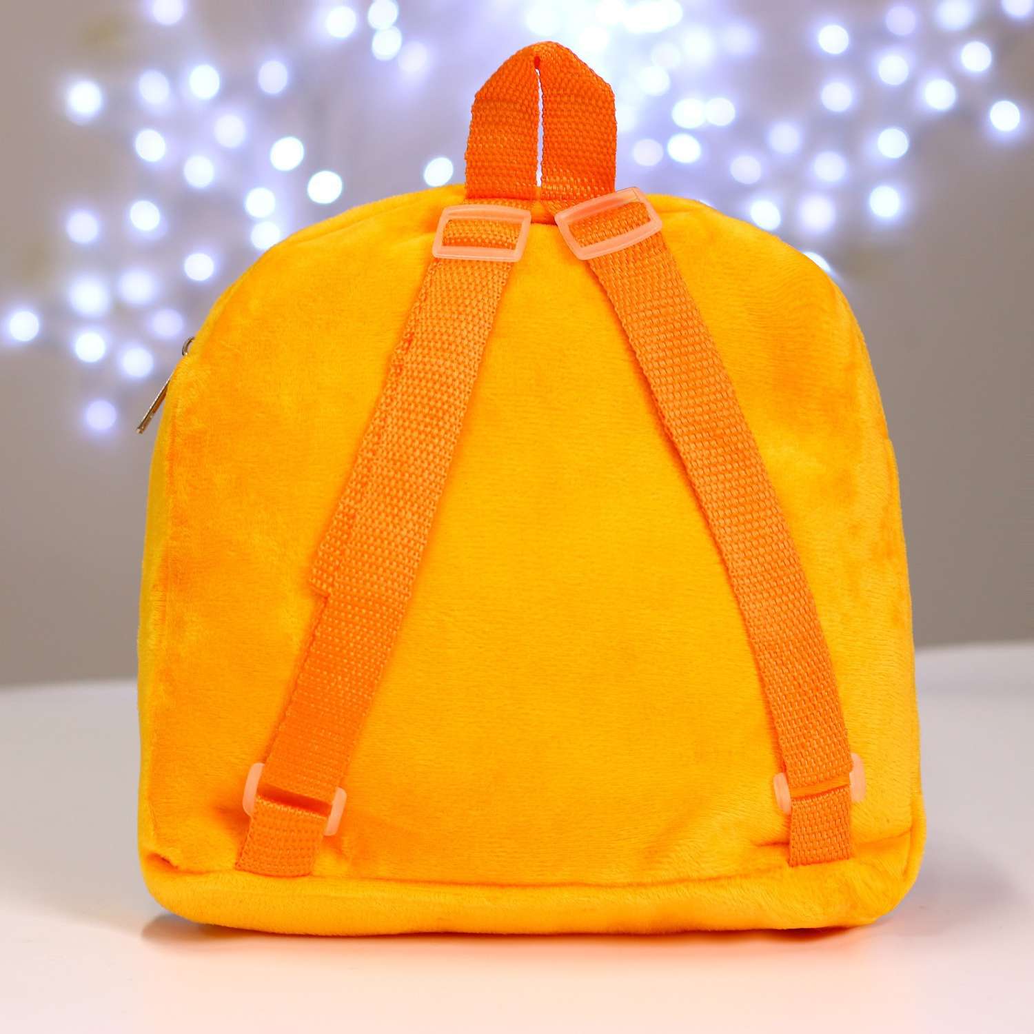 Детский рюкзак Milo Toys плюшевый Зайка в морковке 26х24 см - фото 3