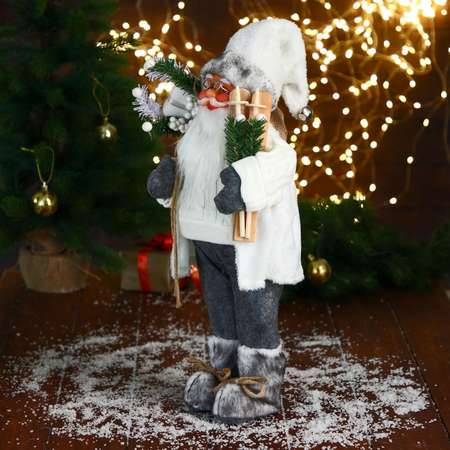 Дед мороз Зимнее волшебство «В белом свитере с лыжами» 17х45 см