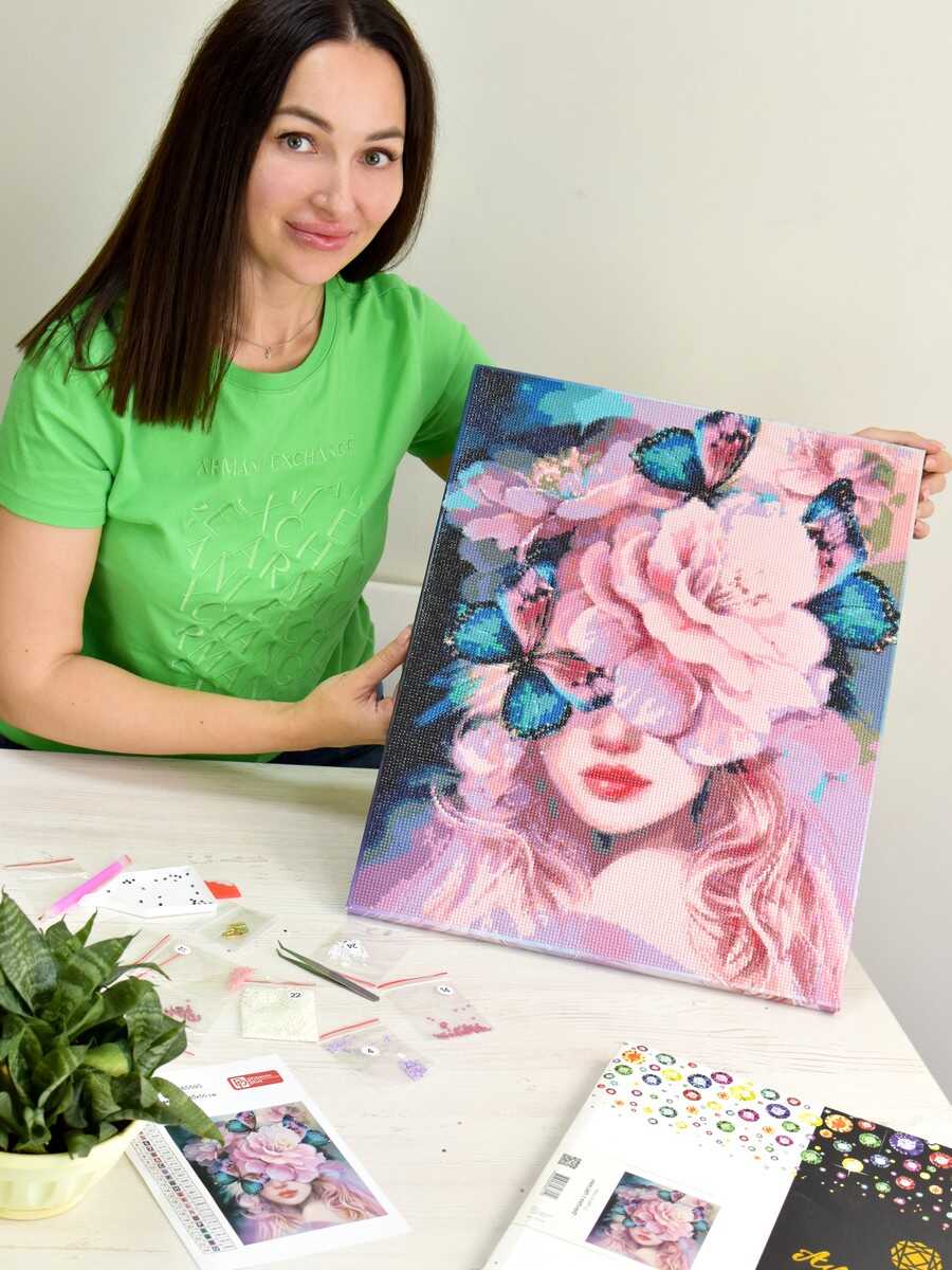 Алмазная мозаика 40*50 см ФЕНИКС+ Девушка с цветами - фото 2