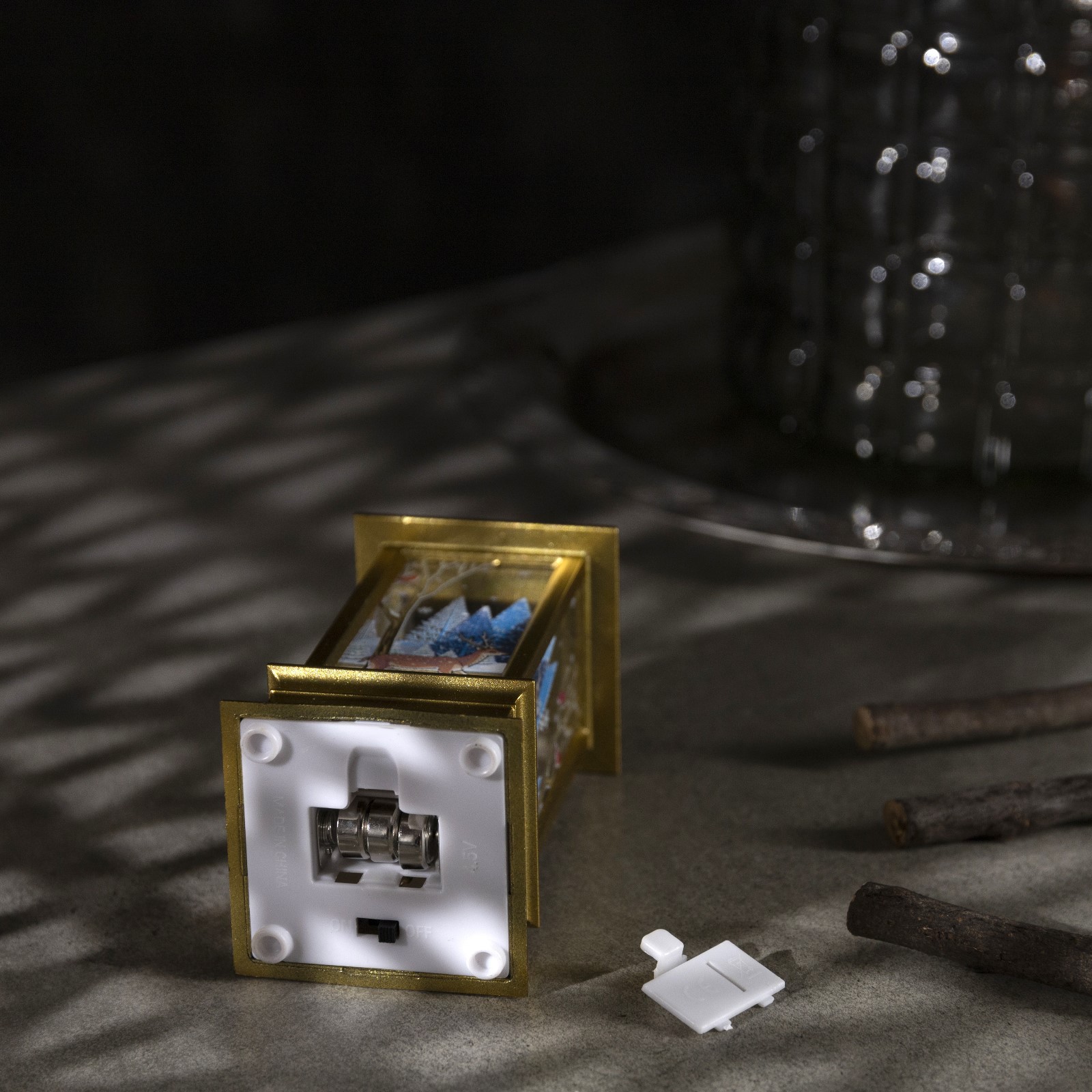 Светодиодная фигура Luazon «Фонарь с оленем» 5.5×13×5.5 см пластик батарейки AG13х3 свечение тёплое белое - фото 3