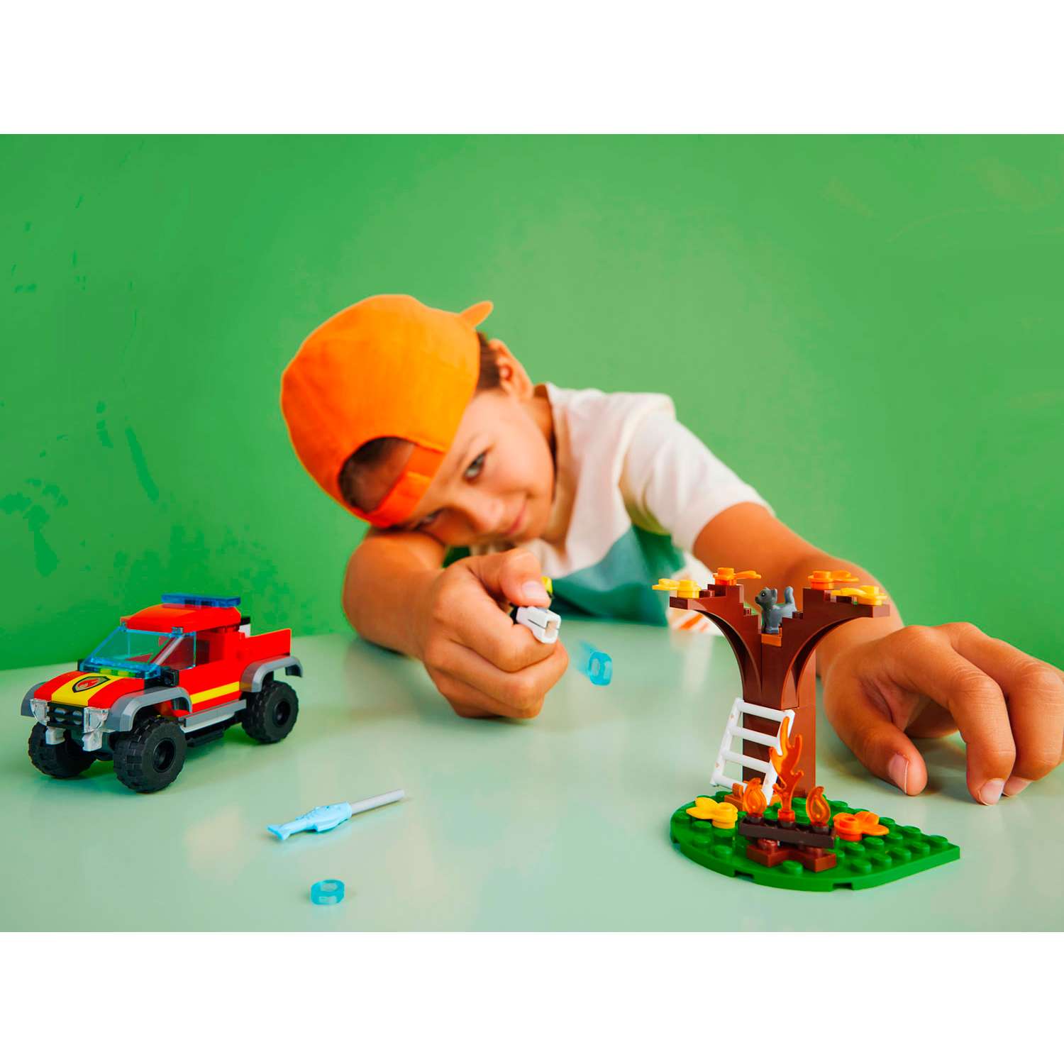 Конструктор детский LEGO City Спасательный пожарный внедорожник 60393 - фото 4