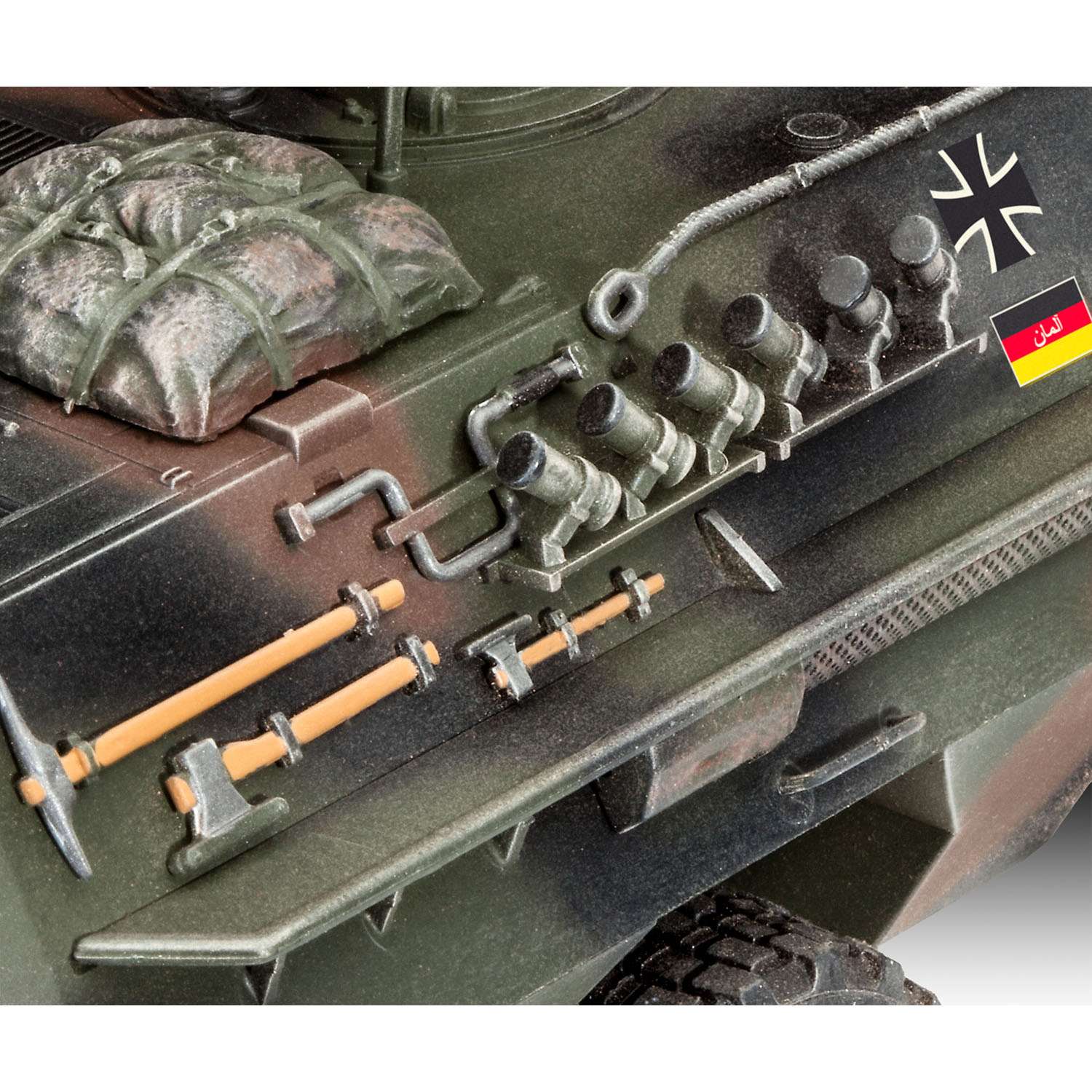 Модель для склейки Revell Немецкий бронетранспортёр TPz 1 Fuchs 03256 - фото 10