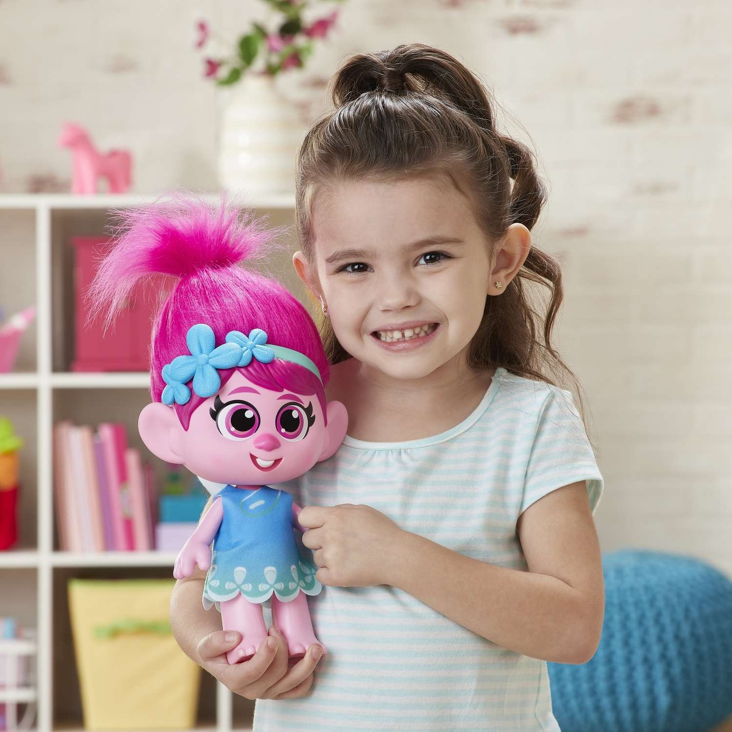 Крошка тролли. Кукла trolls 2 малышка Розочка e67155l0. Hasbro trolls Poppy Тролль Розочка. Розочка игрушка Тролль Hasbro. Игрушки Хасбро Тролли Розочка.