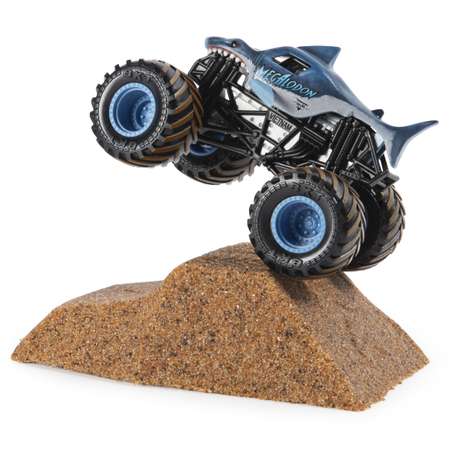 Набор игровой Monster Jam с машинкой и кинетическим песком Megladon 6053302