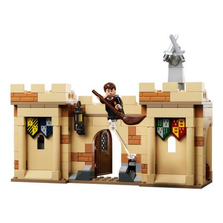 Конструктор LEGO Harry Potter Хогвартс: первый урок полётов 76395