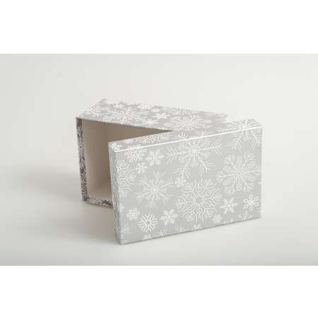 Коробка подарочная Cartonnage крышка-дно Снежинки серебряный белый