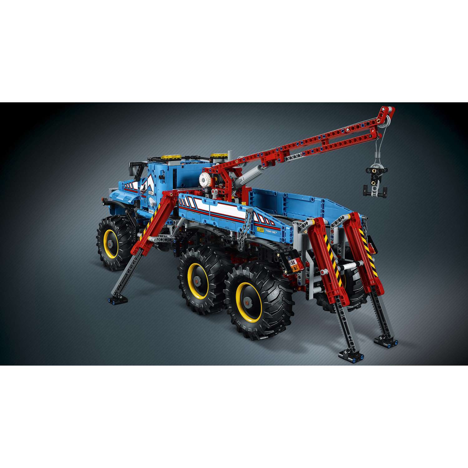Конструктор LEGO Technic Аварийный внедорожник 6х6 (42070) - фото 7