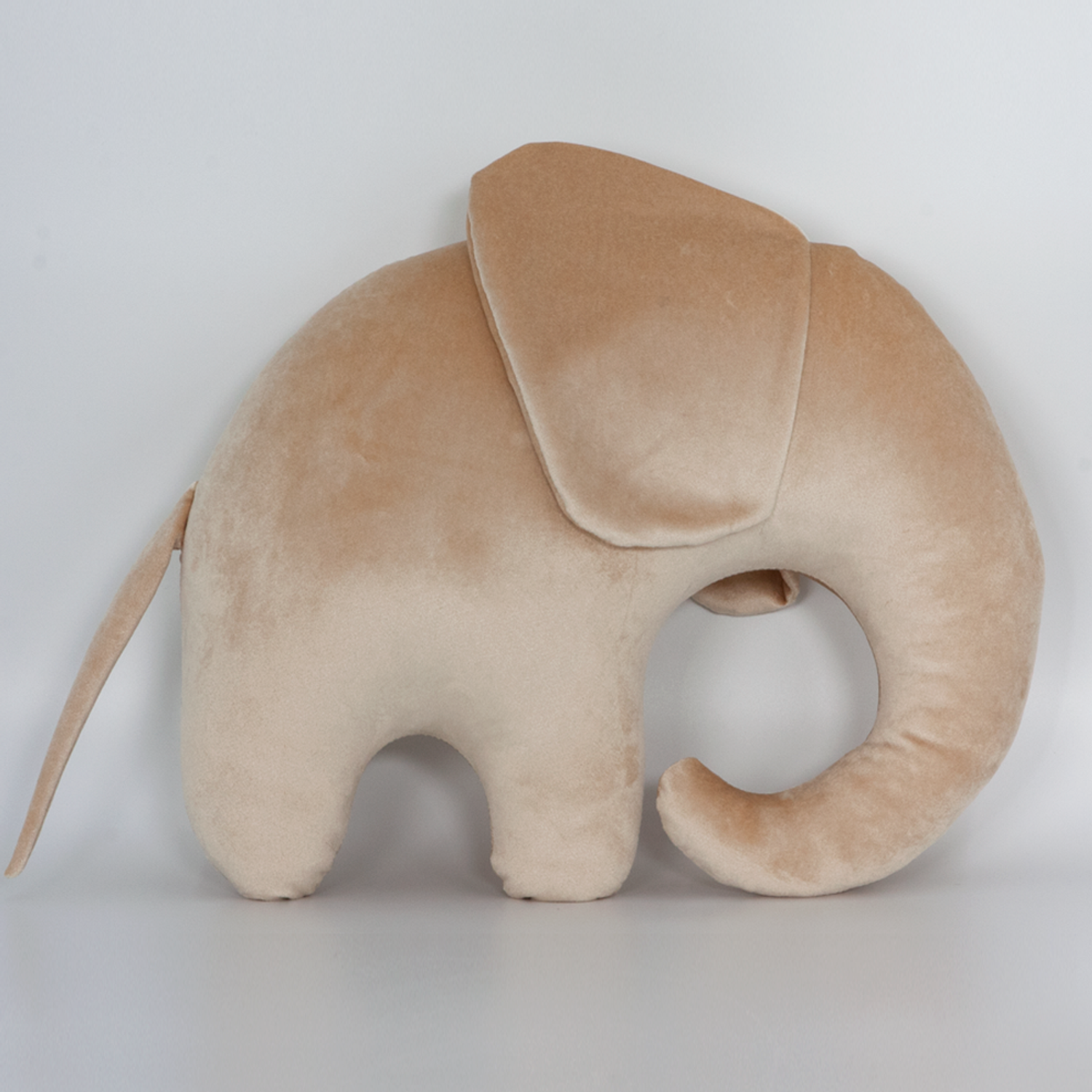 Подушка декоративная BOGACHO Слон из бежевого велюра - фото 1