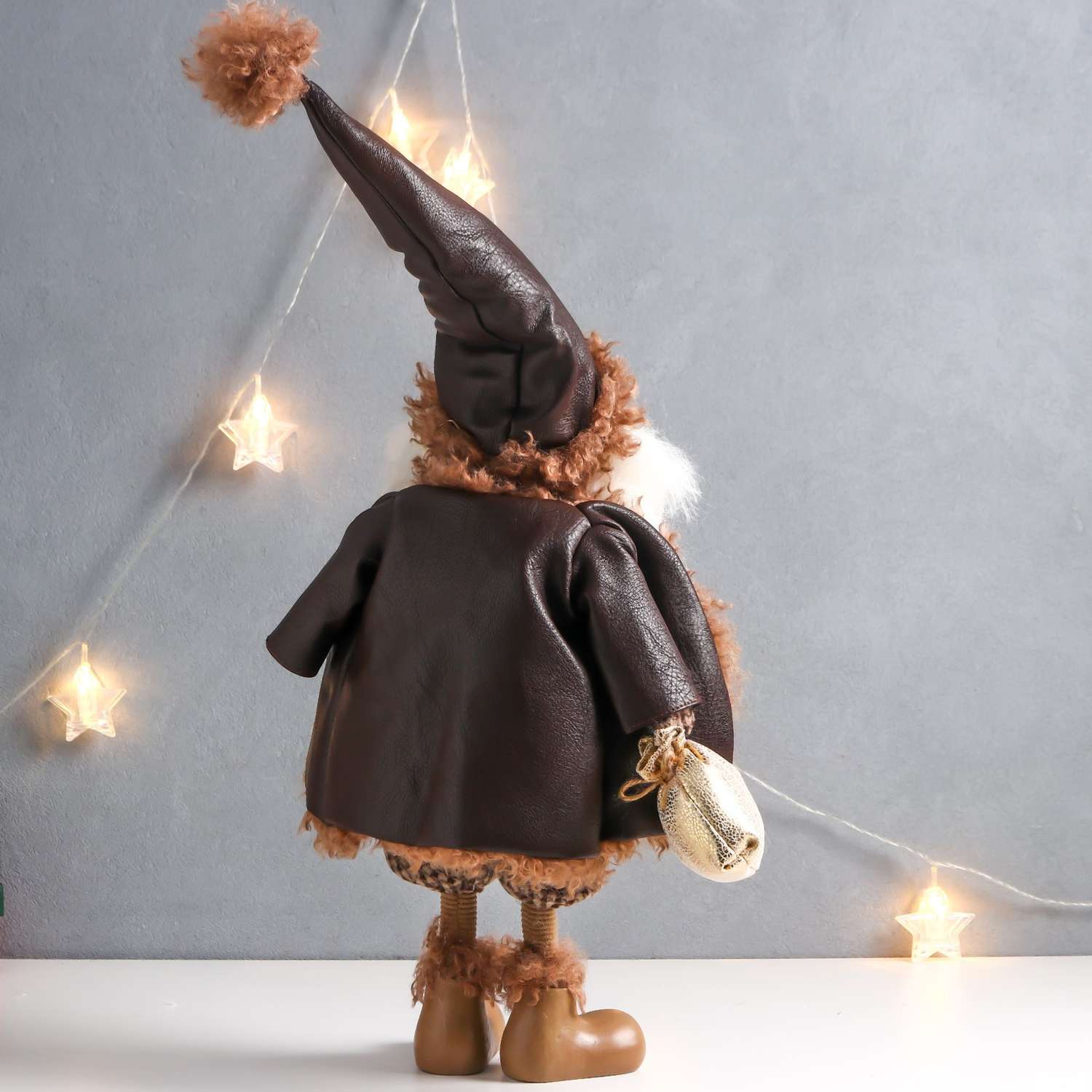 Кукла интерьерная Зимнее волшебство «Дед Мороз в коричневой шубке с мешком подарков» 27х14х62 см - фото 4