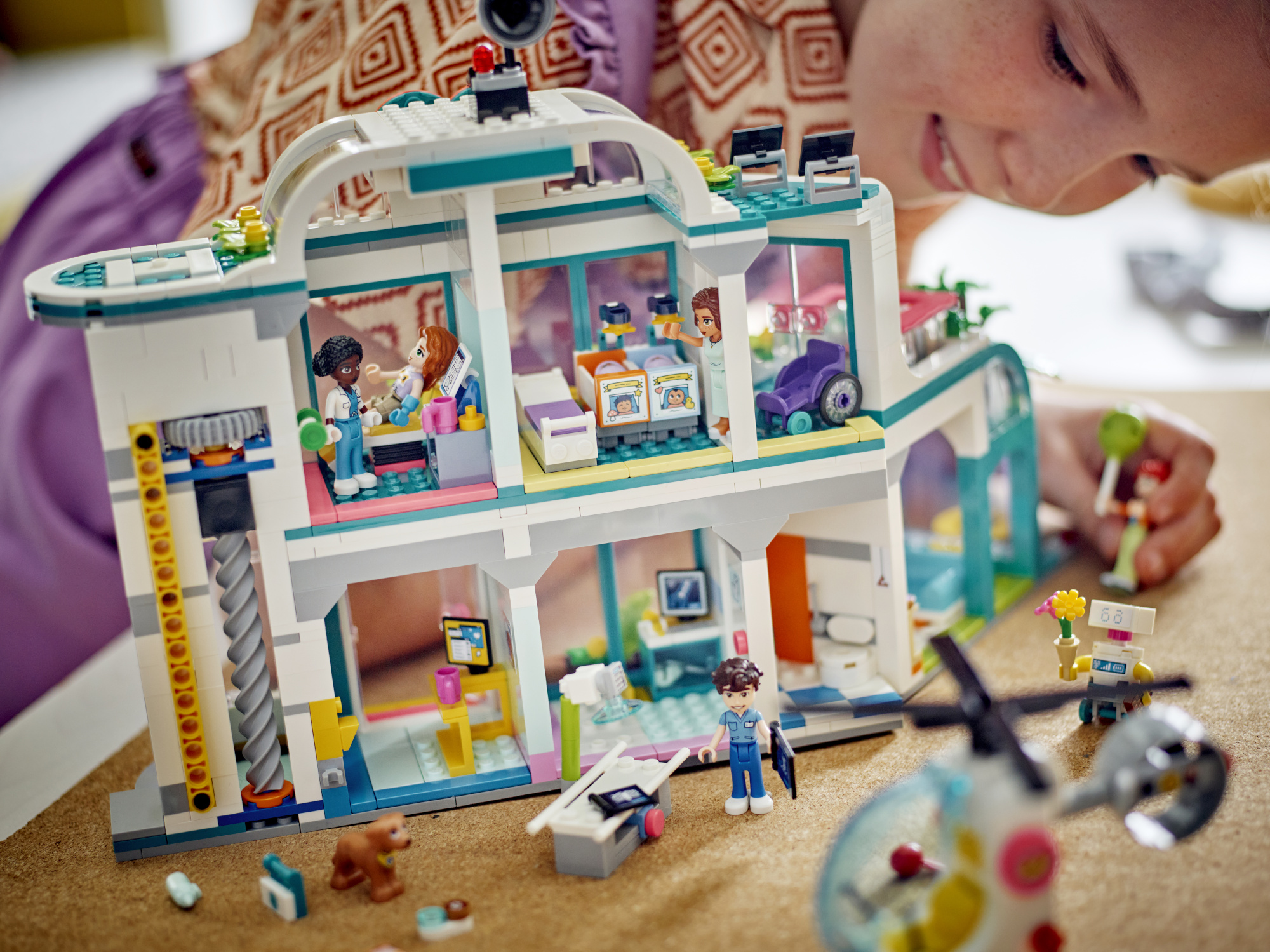 Конструктор LEGO Friends Городская больница Хартлейк 42621 - фото 13