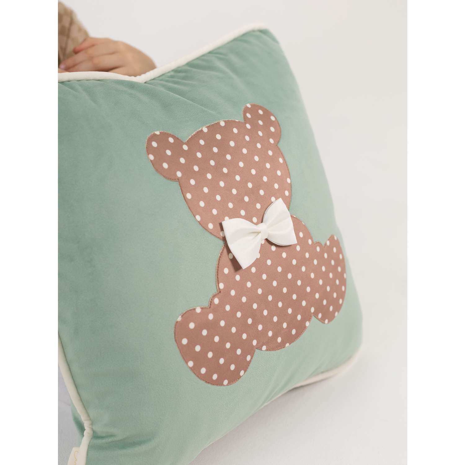 Подушка декоративная детская Мишель Мишка в горошек цвет мятный - фото 3