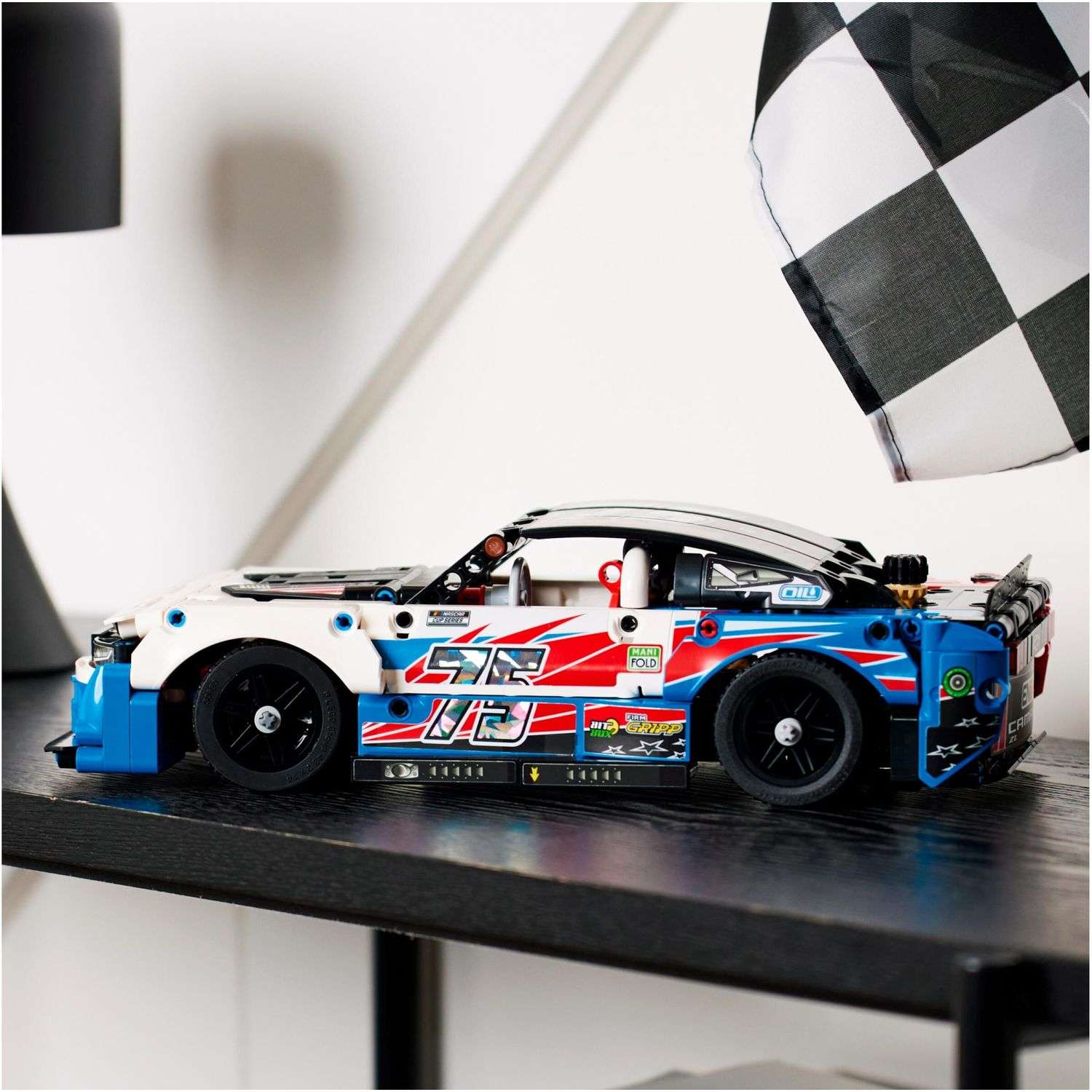 Конструктор LEGO Technic Nascar Chevrolet Camaro блочный - фото 9