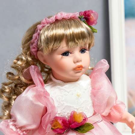 Кукла коллекционная Зимнее волшебство керамика «Флора в бело-розовом платье и лентой на голове» 30 см