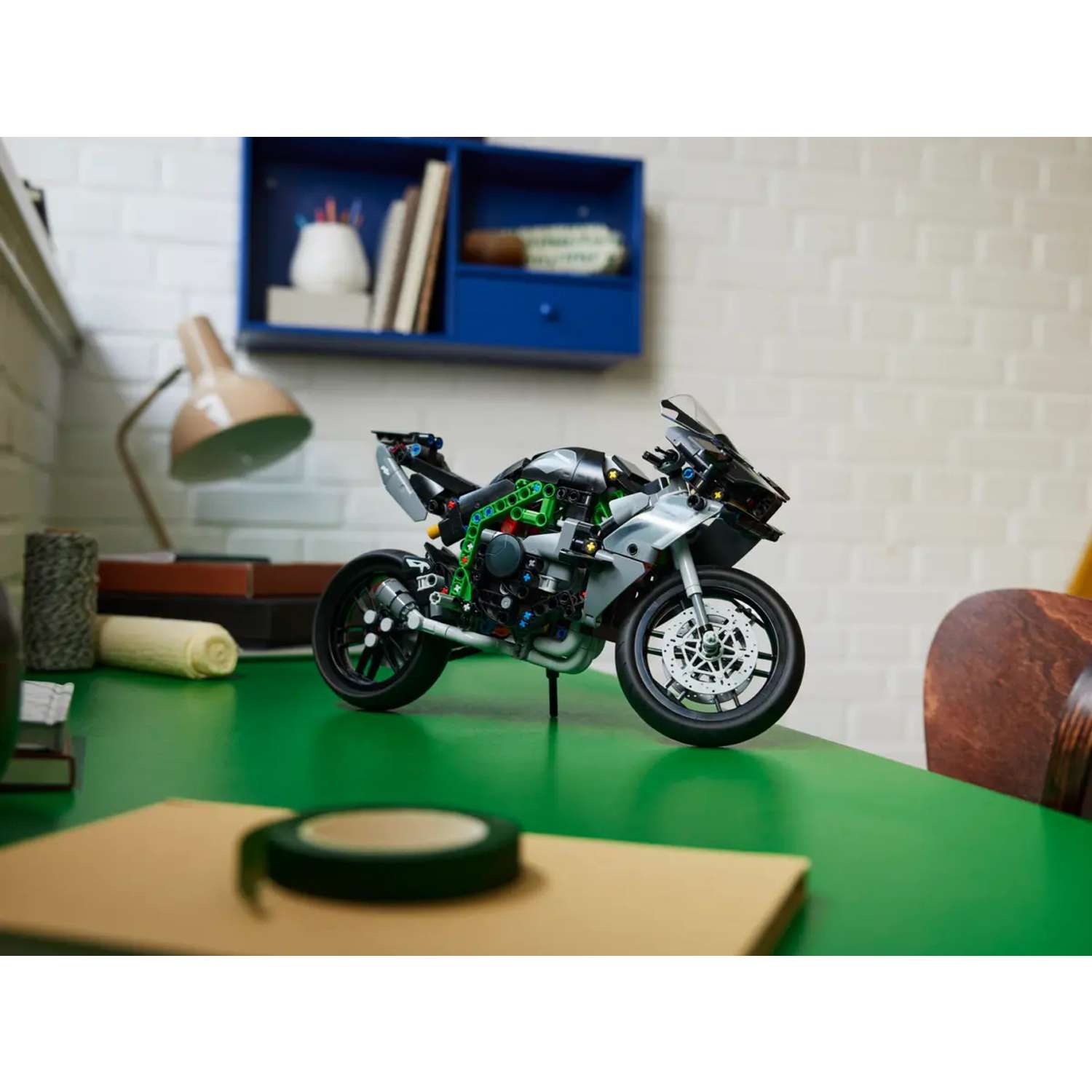 Конструктор LEGO Technic Мотоцикл Kawasaki Ninja H2R 42170 - фото 9