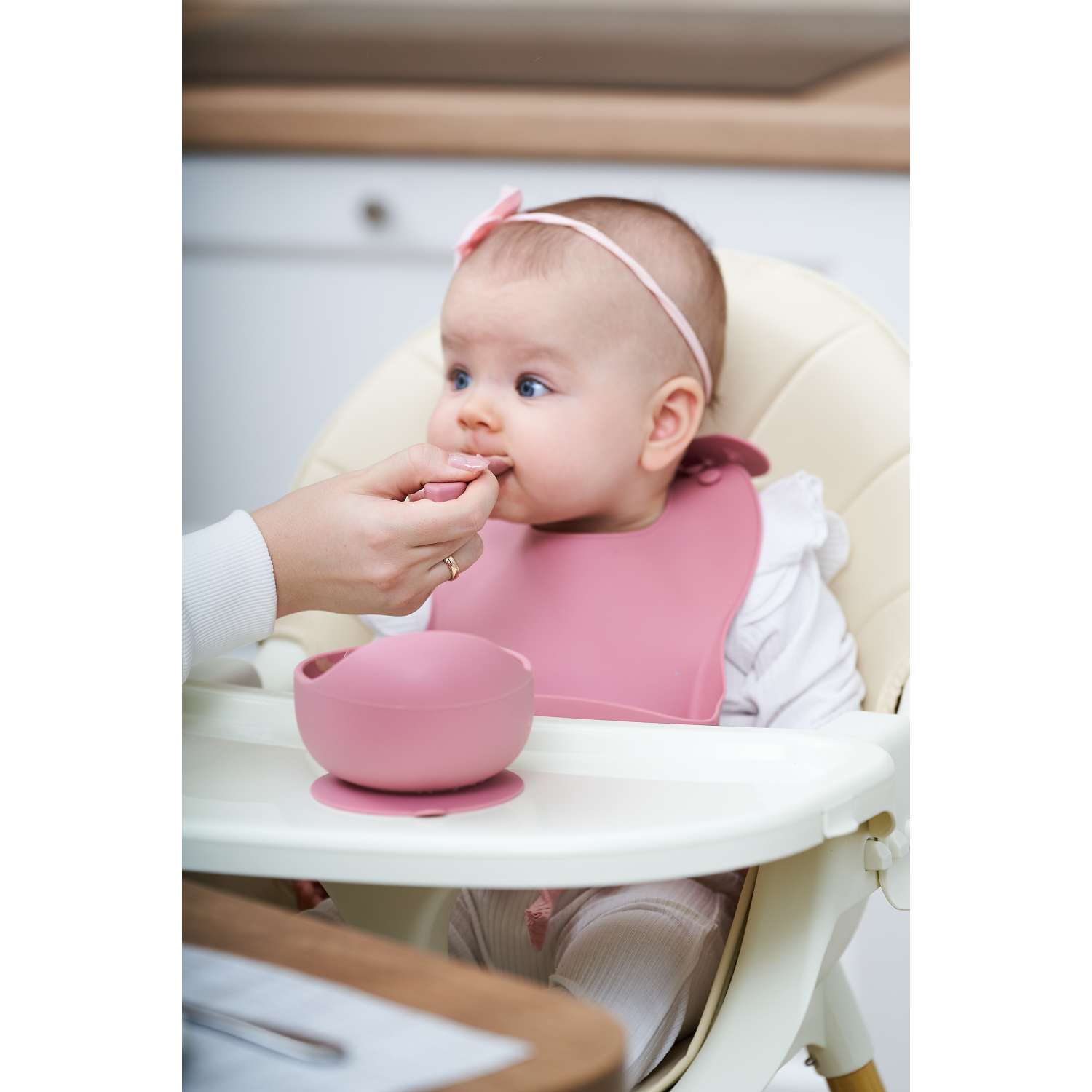 Детский силиконовый нагрудник MIKMEL для кормления мягкий с карманом и застежкой Dark Pink - фото 9