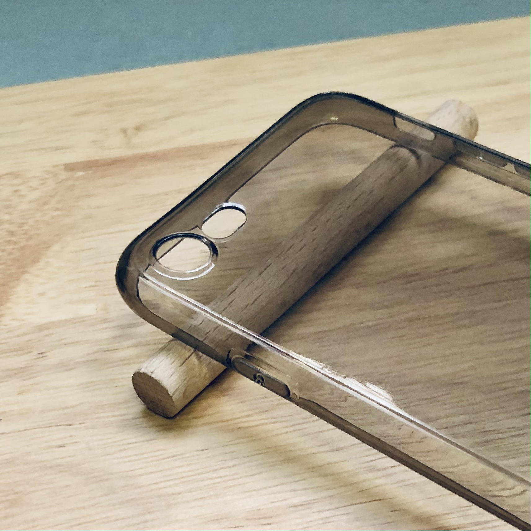 Чехол силиконовый МАККЕЙС прозрачный темный / тонированный плотный на iPhone 7 /8 - фото 2