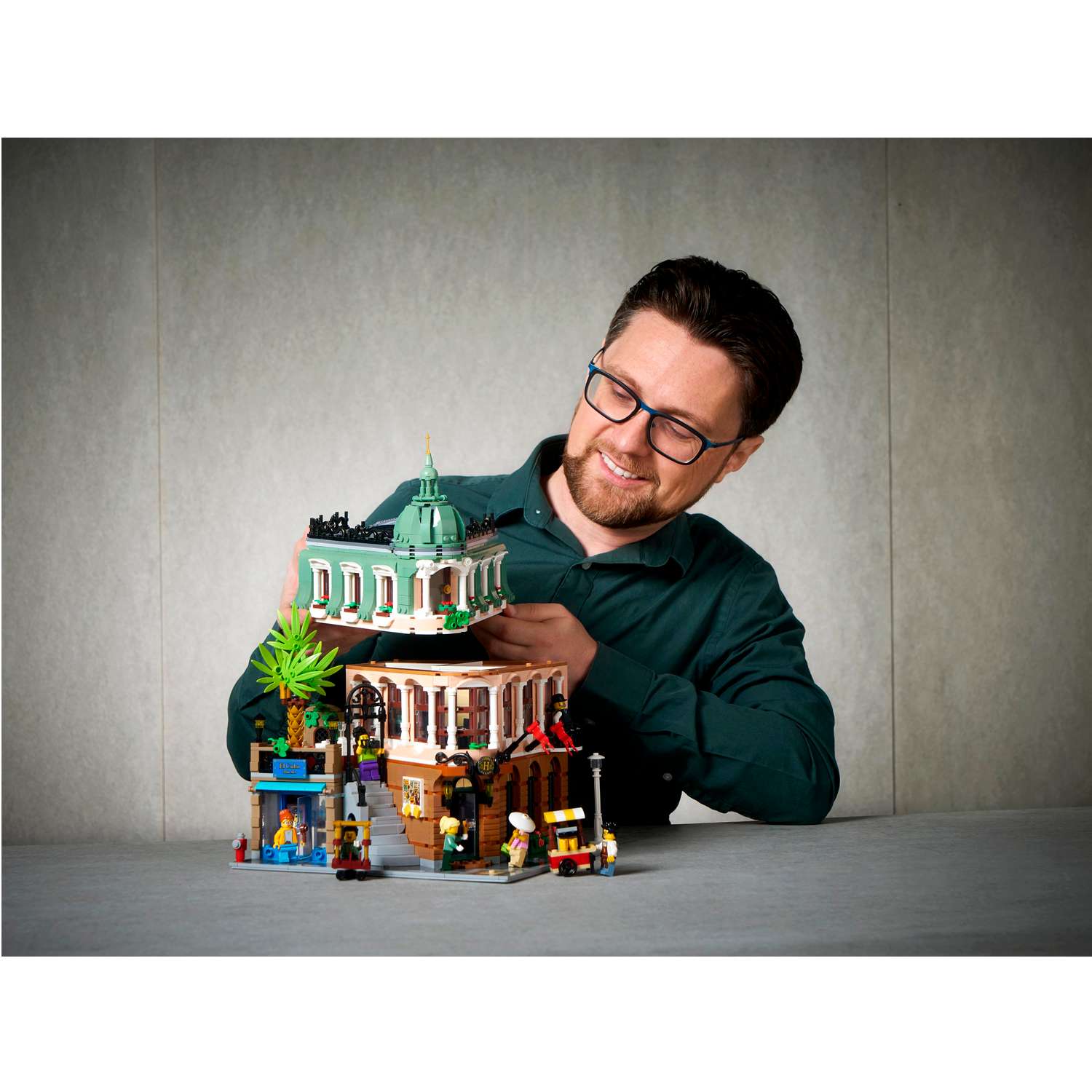 Конструктор детский LEGO Creator Expert Бутик-отель 10297 - фото 12