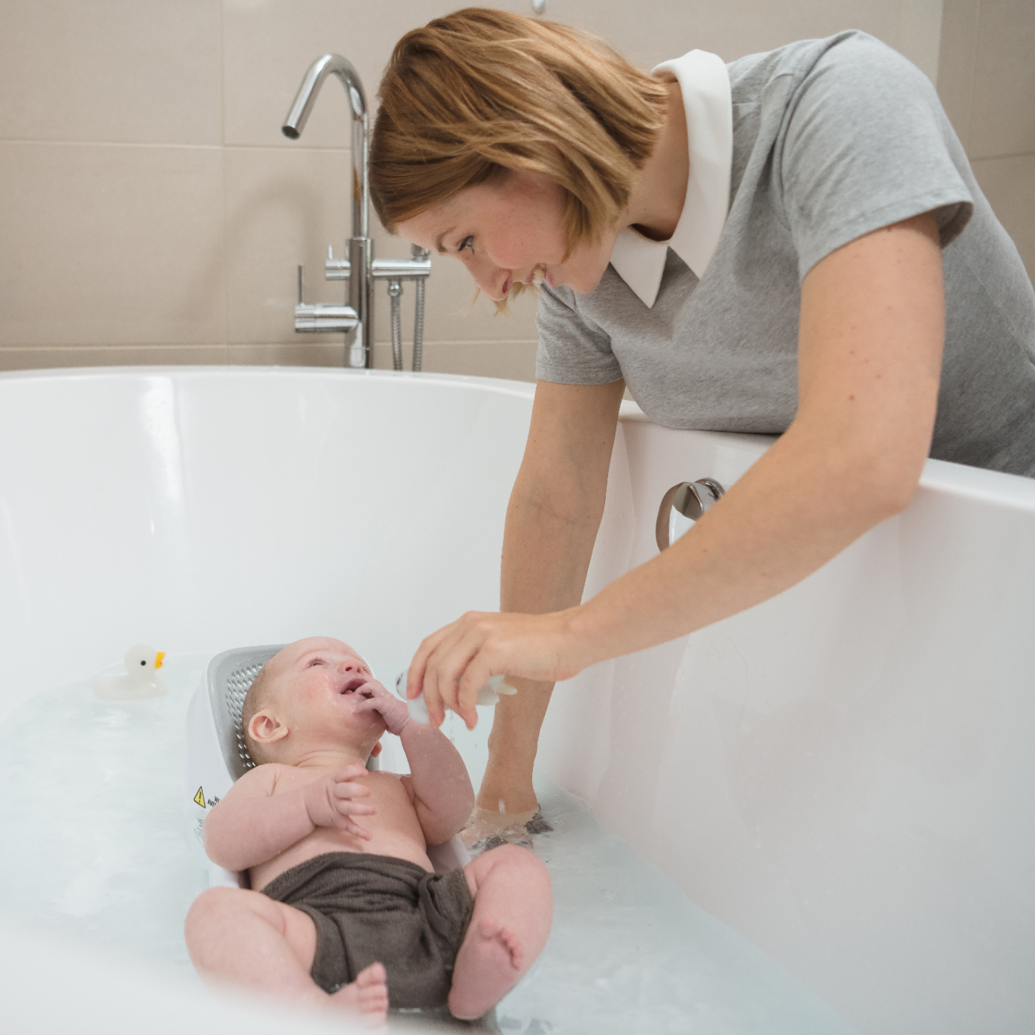 Горка для купания ANGELCARE Bath Support Mini светло-голубая - фото 10