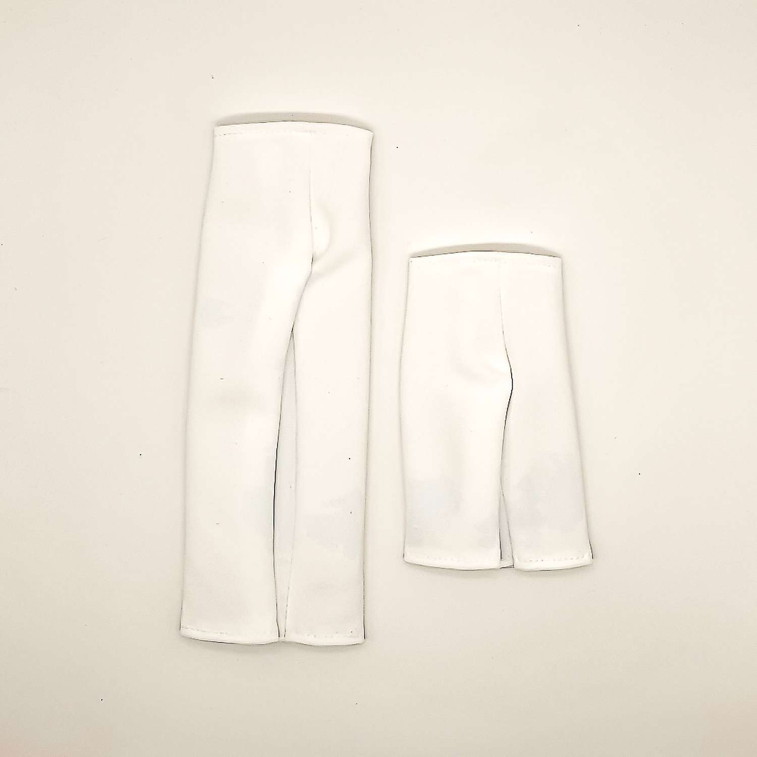 Одежда для кукол типа Кен VIANA Брюки и шорты белые 1230.4 - фото 1