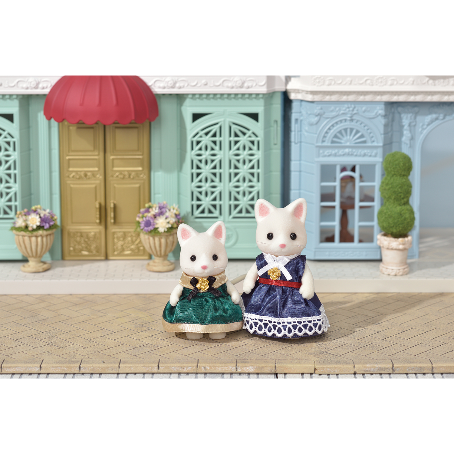 Набор SYLVANIAN FAMILIES TOWN Series Модные платья (синее и зелёное) - фото 5