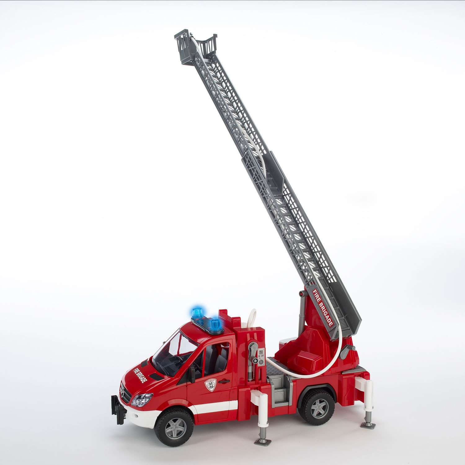 Пожарная машина Bruder MB Sprinter со светом и звуком 1:16 02-532 - фото 9