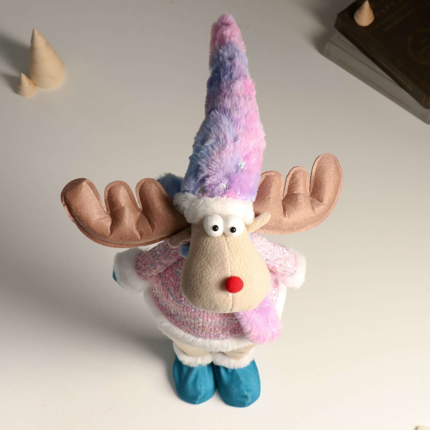 Кукла интерьерная Зимнее волшебство «Лосик в розовом свитере с мехом и голубом колпаке со звёздочкой» 61 5 см 94880 - фото 1