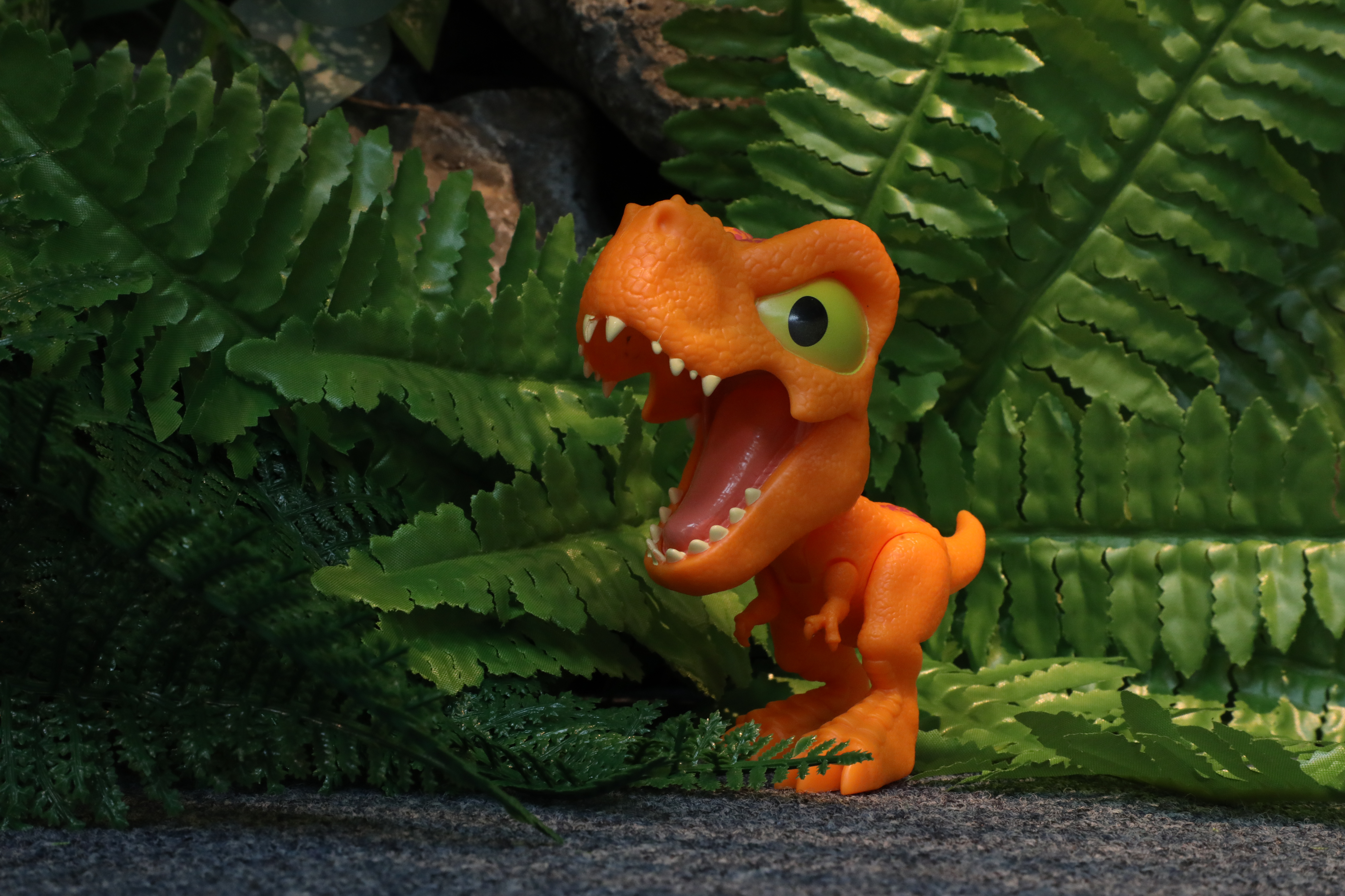 Фигурка динозавра Dinos Unleashed клацающий тираннозавр мини - фото 4