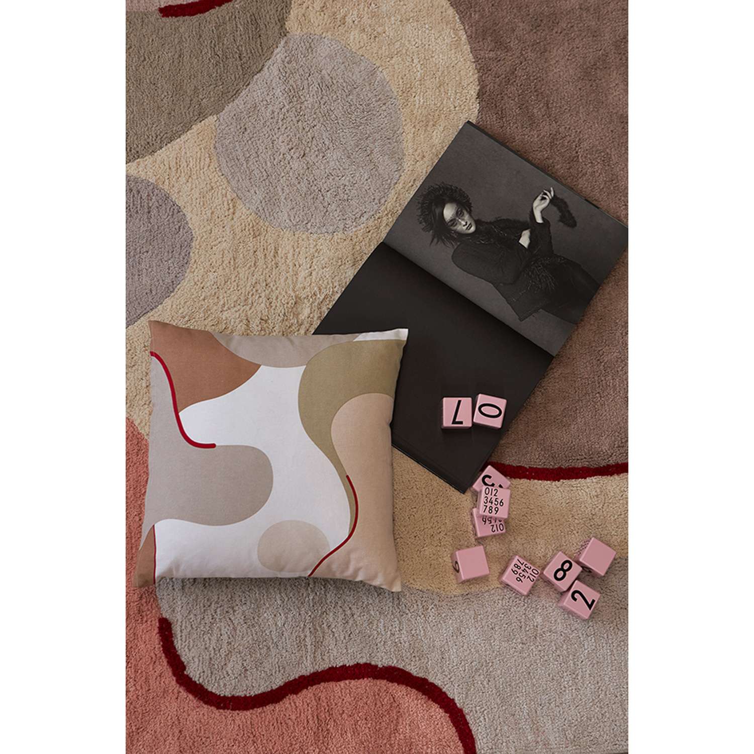 Подушка Tkano декоративная из хлопка бежевого цвета с авторским принтом 45х45 см - фото 2