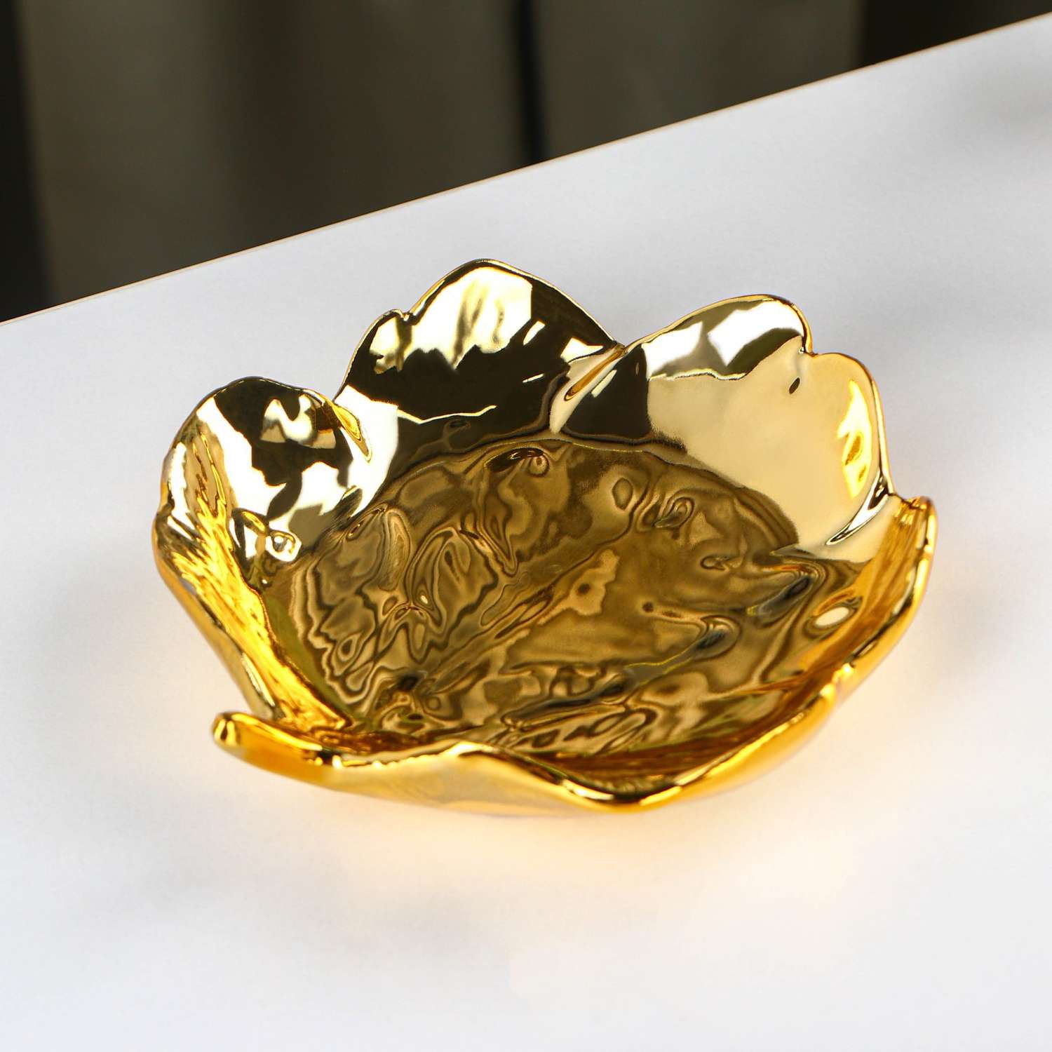 Блюдо сервировочное Доляна керамическое «Золотой лист» 13 5×13 см цвет золотой - фото 2