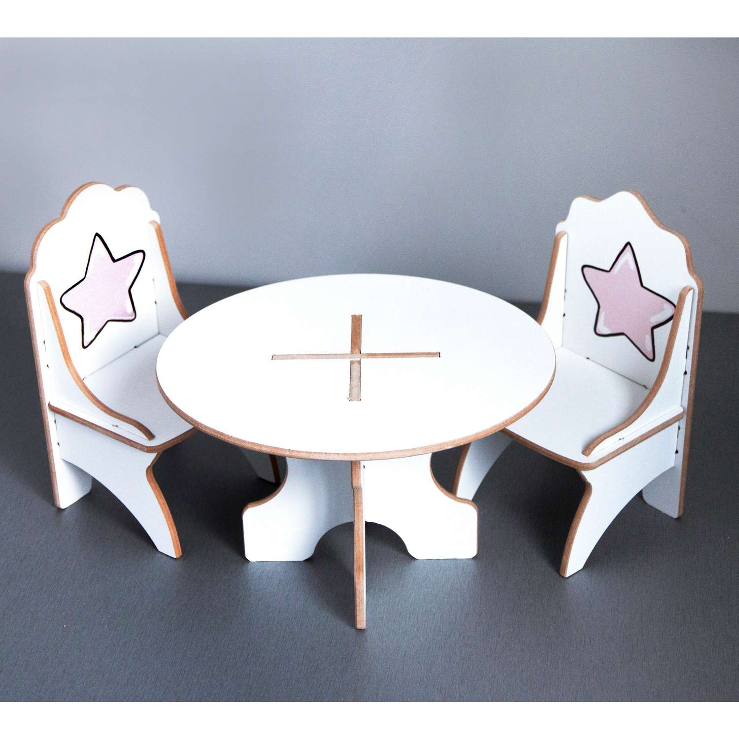Кукольный набор мебели Alubalu Моня стол и 2 стула 21НМ49 - фото 1