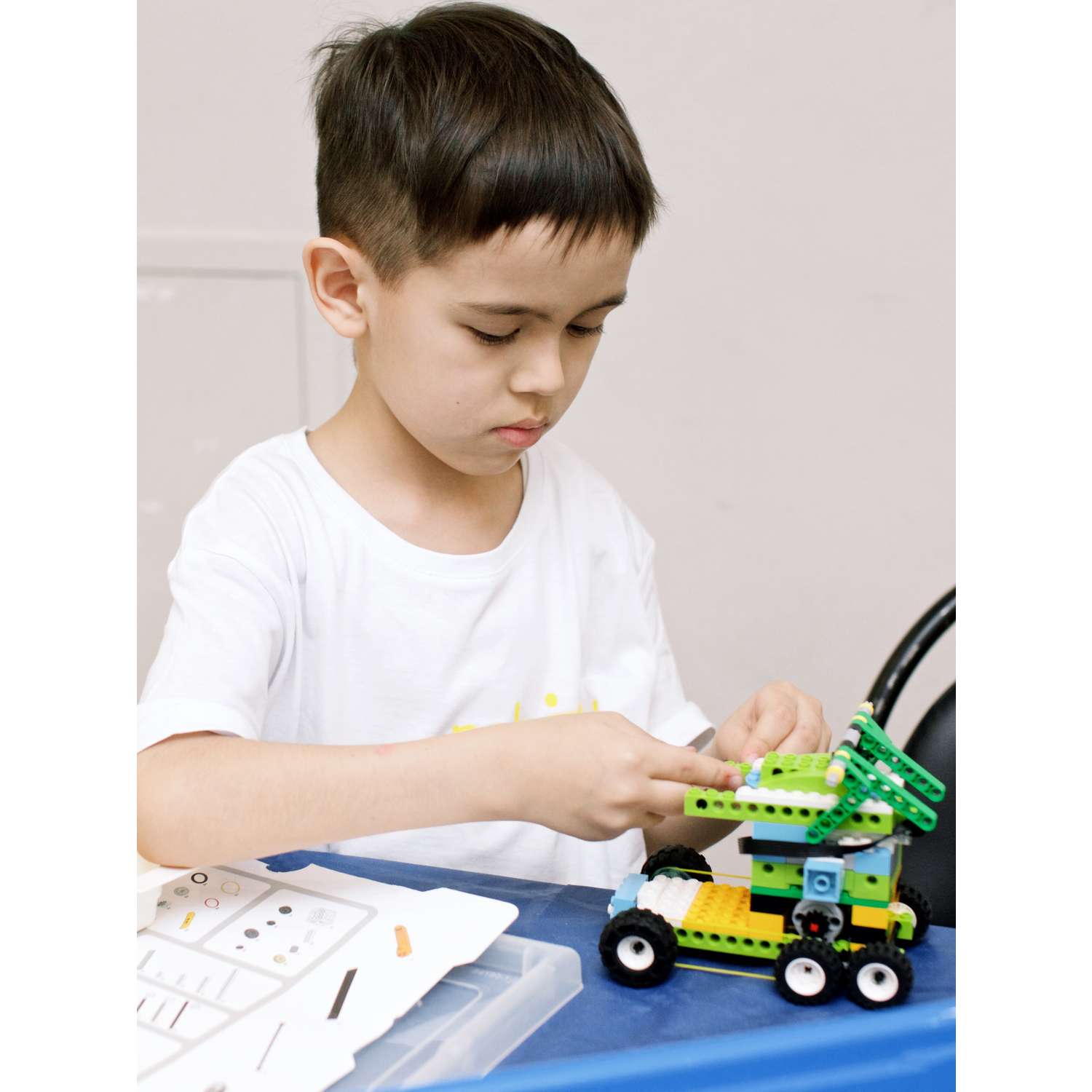 Конструктор wedo 2.0 базовый. Конструктор для детей. WEDO 2. Конструктор картинки для детей.