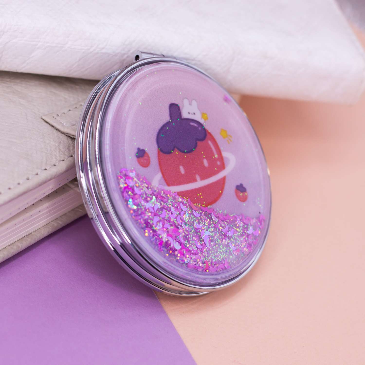 Зеркало карманное iLikeGift Fuit strawberry purple с увеличением - фото 3