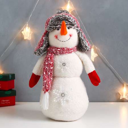 Кукла интерьерная Зимнее волшебство «Снеговичок в шапке-ушанке с бамбошкой» 40х21х12 см