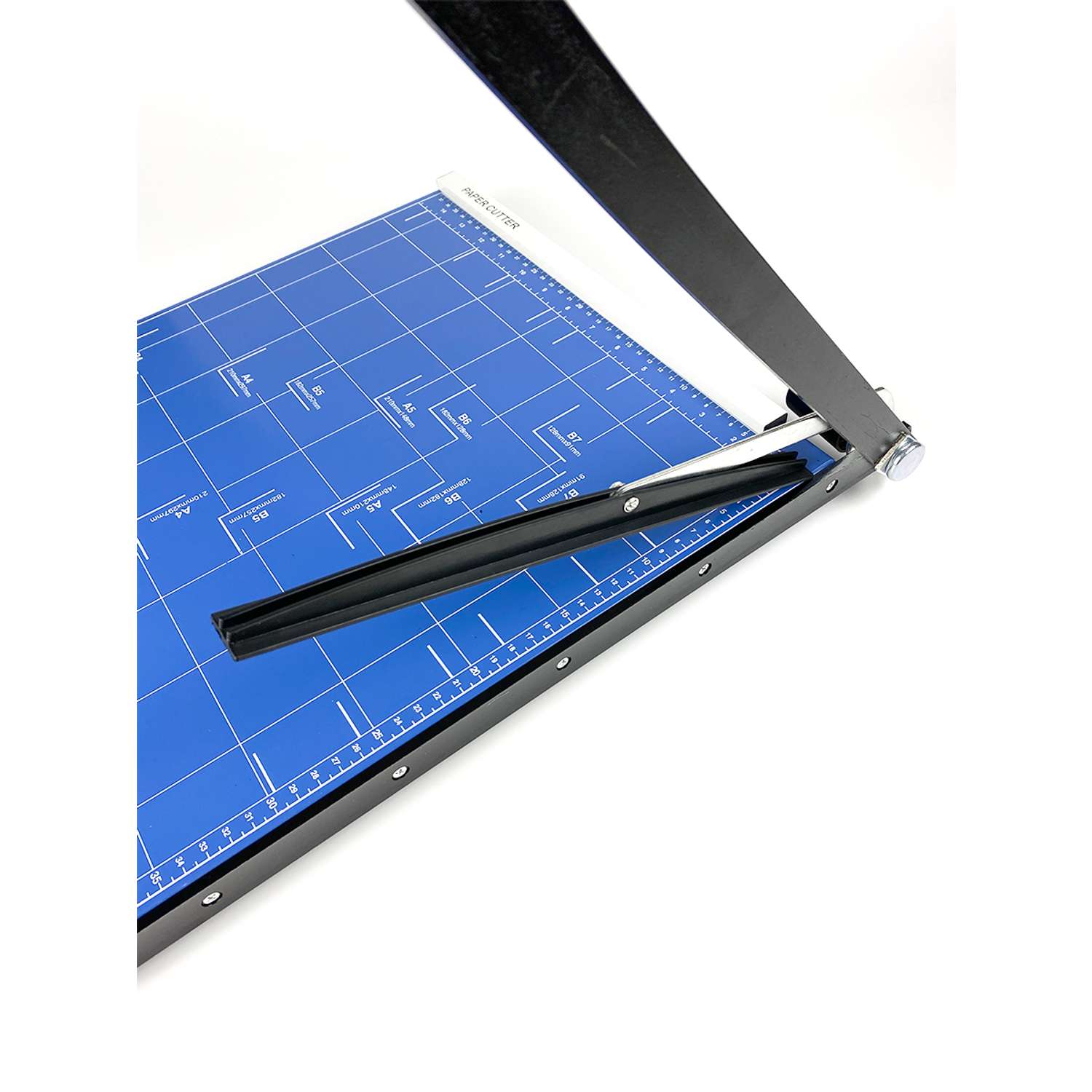 Резак для бумаги ГЕЛЕОС Сабельный РС A3-2 формат А3 режет до 10-11 листов металлическая основа - фото 5