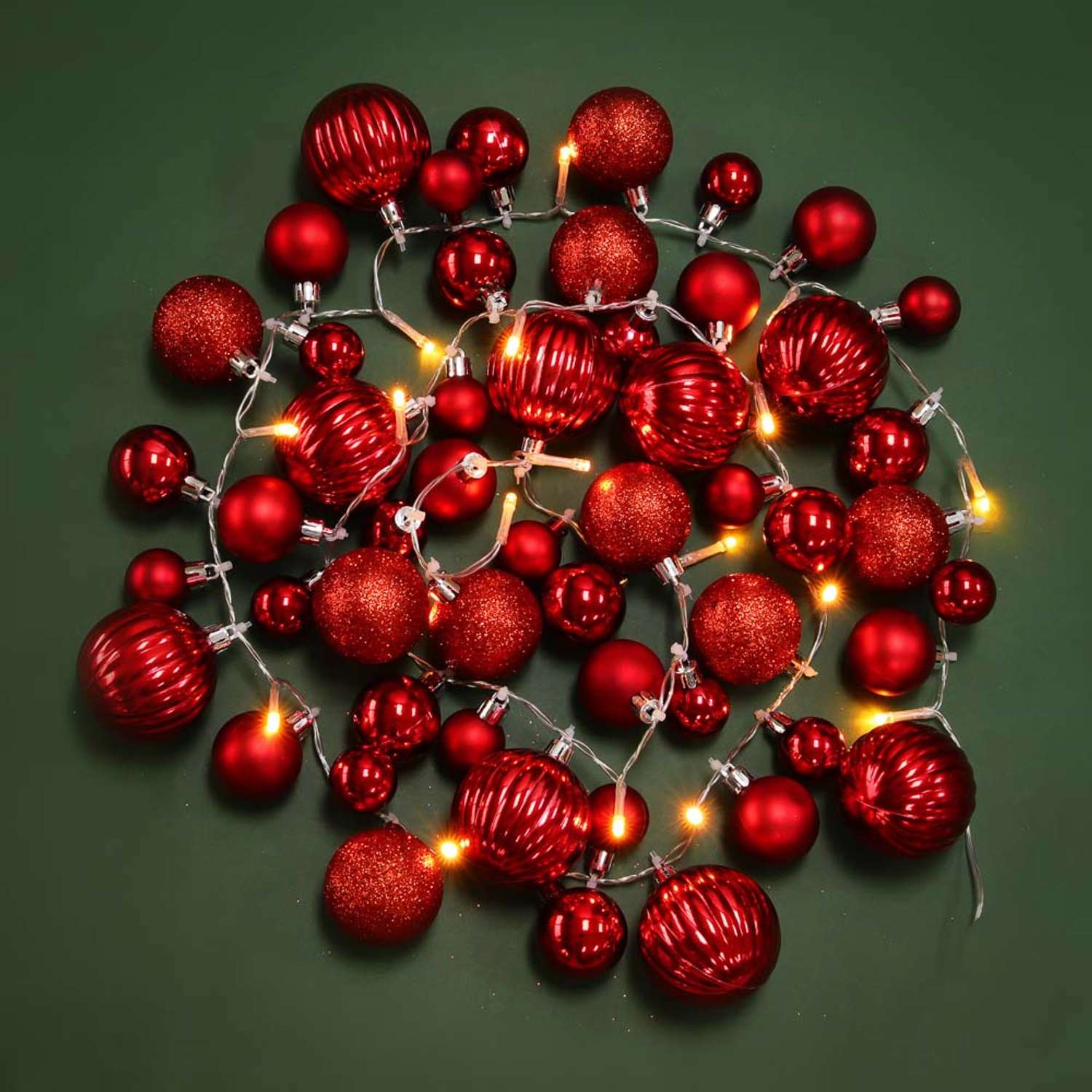 Светодиодная гирлянда Сноубум Красные шары 5 LED 281 см - фото 1