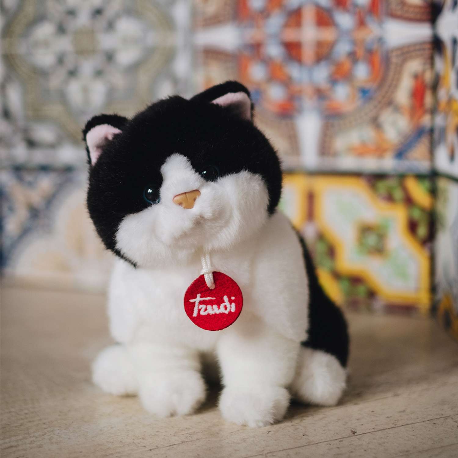 Мягкая игрушка TRUDI Котёнок Брэд черно-белый 16x19x22 см - фото 2