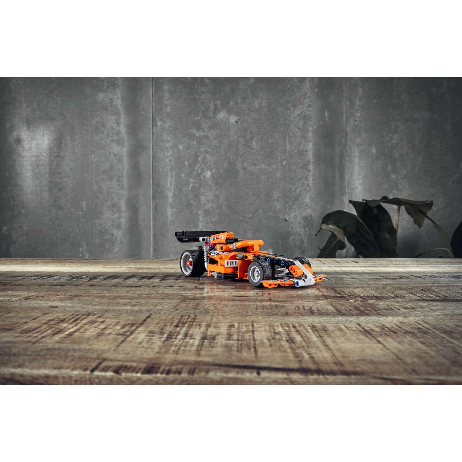 Конструктор LEGO Technic Гоночный грузовик 42104 - фото 19