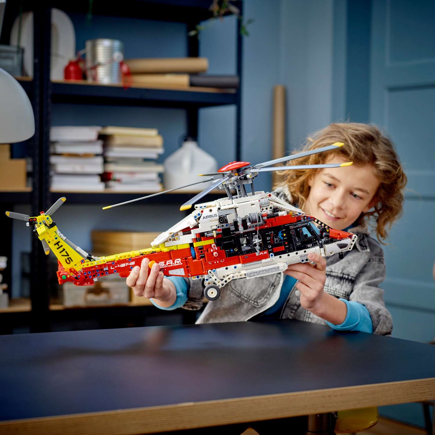 Конструктор LEGO Technic Airbus H175 Rescue Helicopter 42145 - фото 5