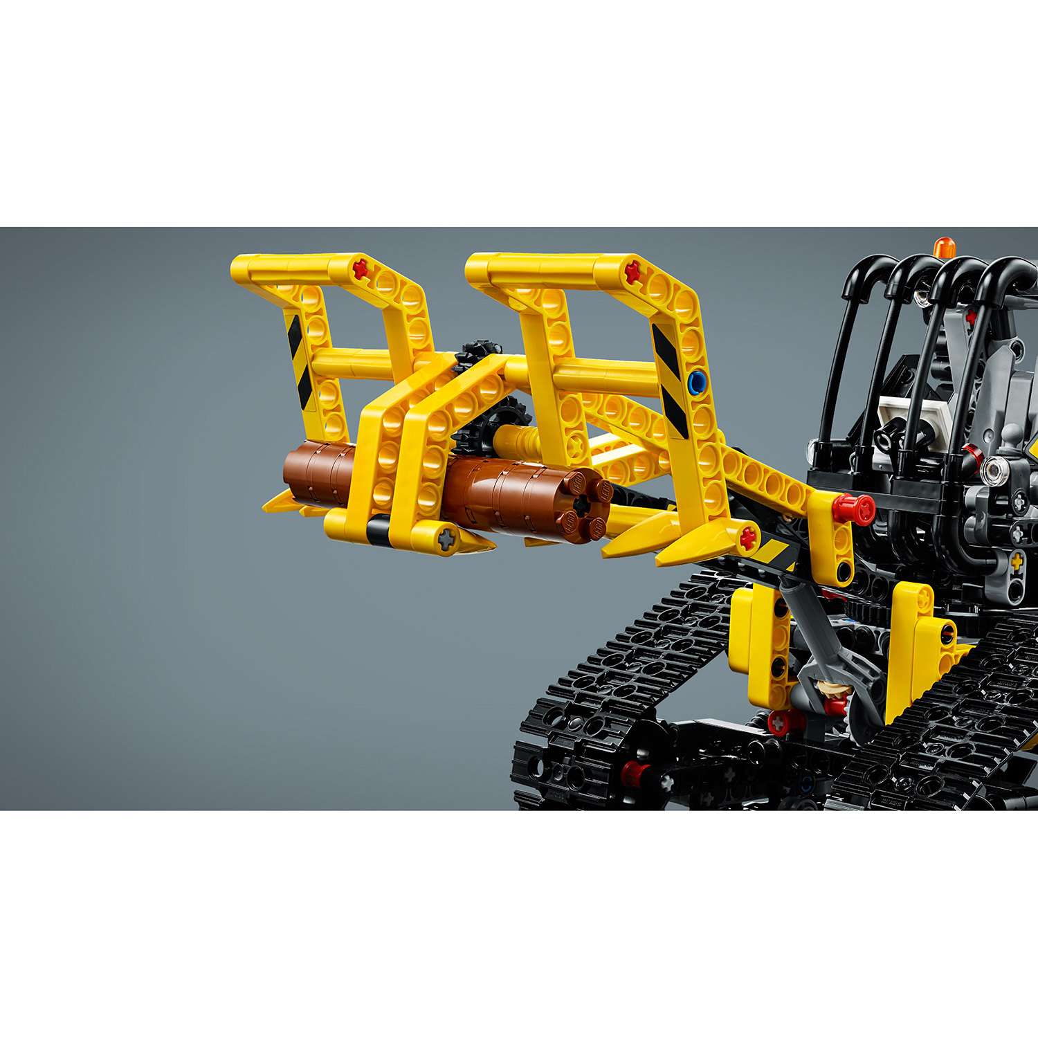 Конструктор LEGO Technic Гусеничный погрузчик 42094 - фото 16