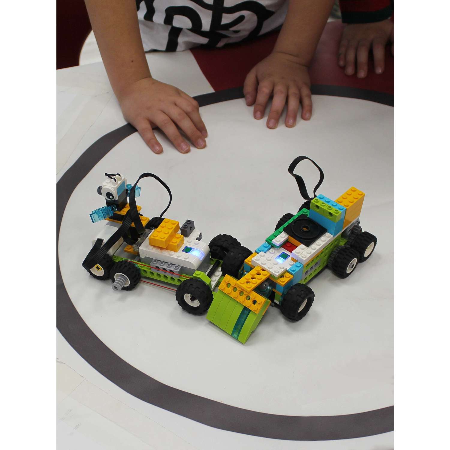 Базовый набор WeDo 2.0 ROBO MASTER 45300 - фото 10