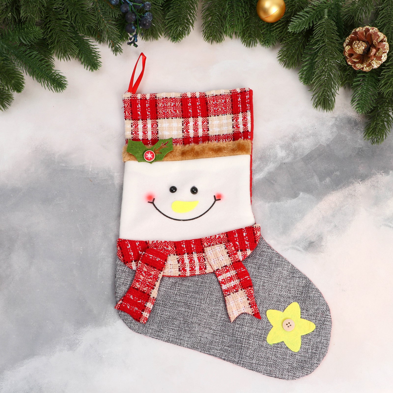 Носок Зимнее волшебство для подарков «Снеговик с румяными щечками» 25х36 см серый - фото 1