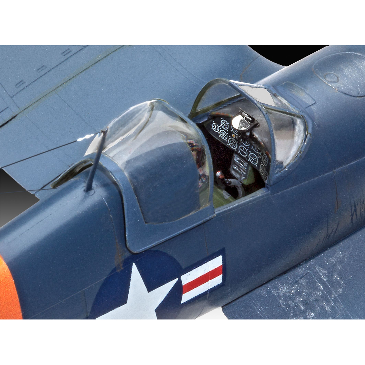 Сборная модель Revell Одноместный палубный истребитель F4U-4 Corsair 63955 - фото 4