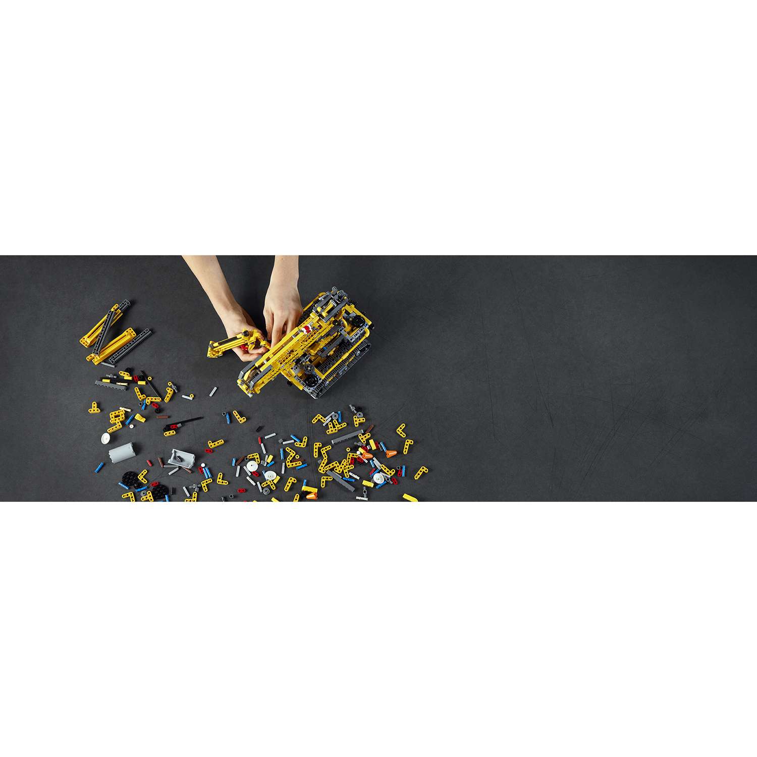 Конструктор LEGO Technic Компактный гусеничный кран 42097 - фото 9