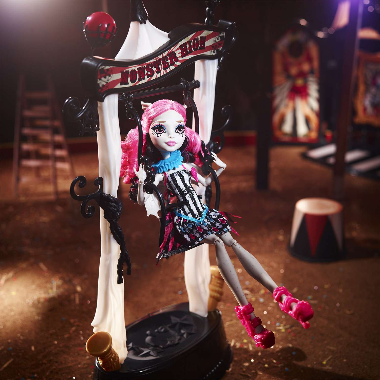 Набор Monster High Монстро-Цирк. Кукла-аксессуары CHW68 - фото 9